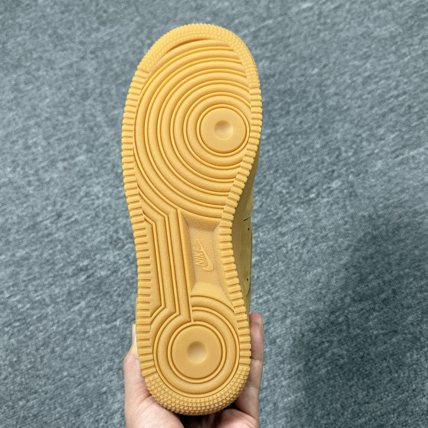 ！ DT版本 空军小麦低帮 入秋的第一道硬菜！ 尺码40-47.5现货已齐，女鞋推迟几天！市场数一数二的原厂麂皮顶级货 