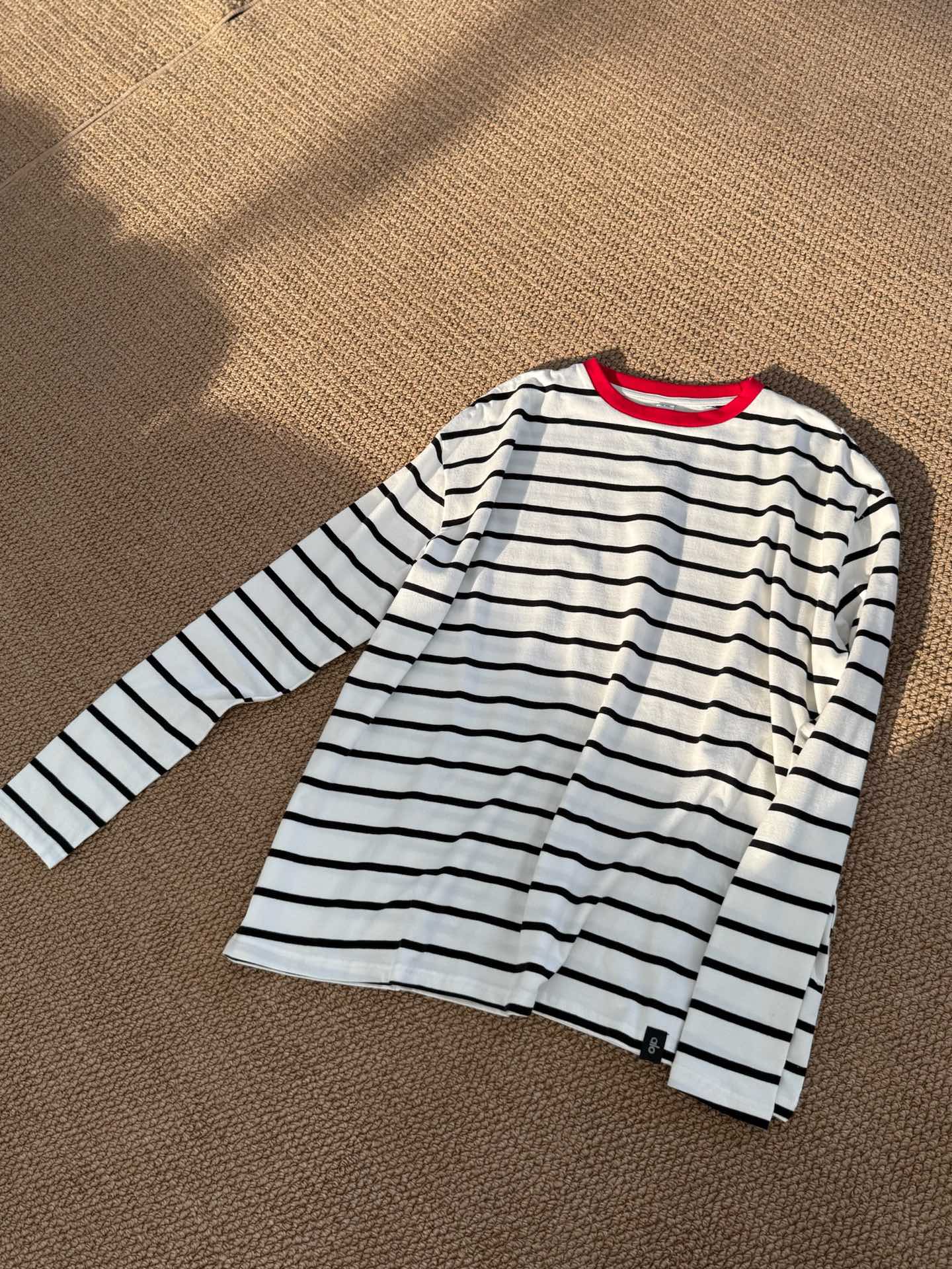 _dik9sX6Ir2oSxLK-_H7q5Y3ki0wENAD3womk8dQ