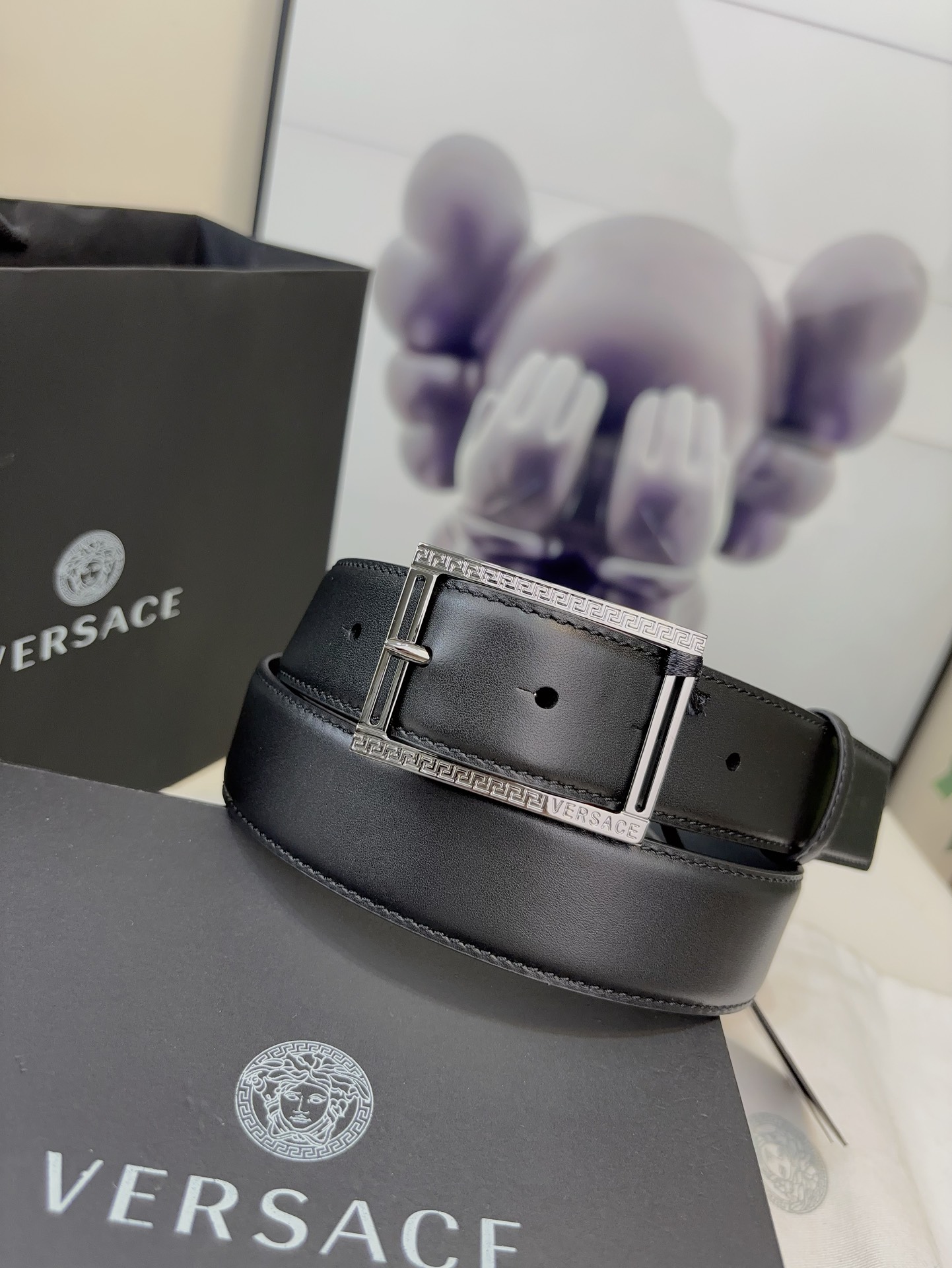 [Versace Belts]Versace This classic belt is made of soft calfskin Equipped wit