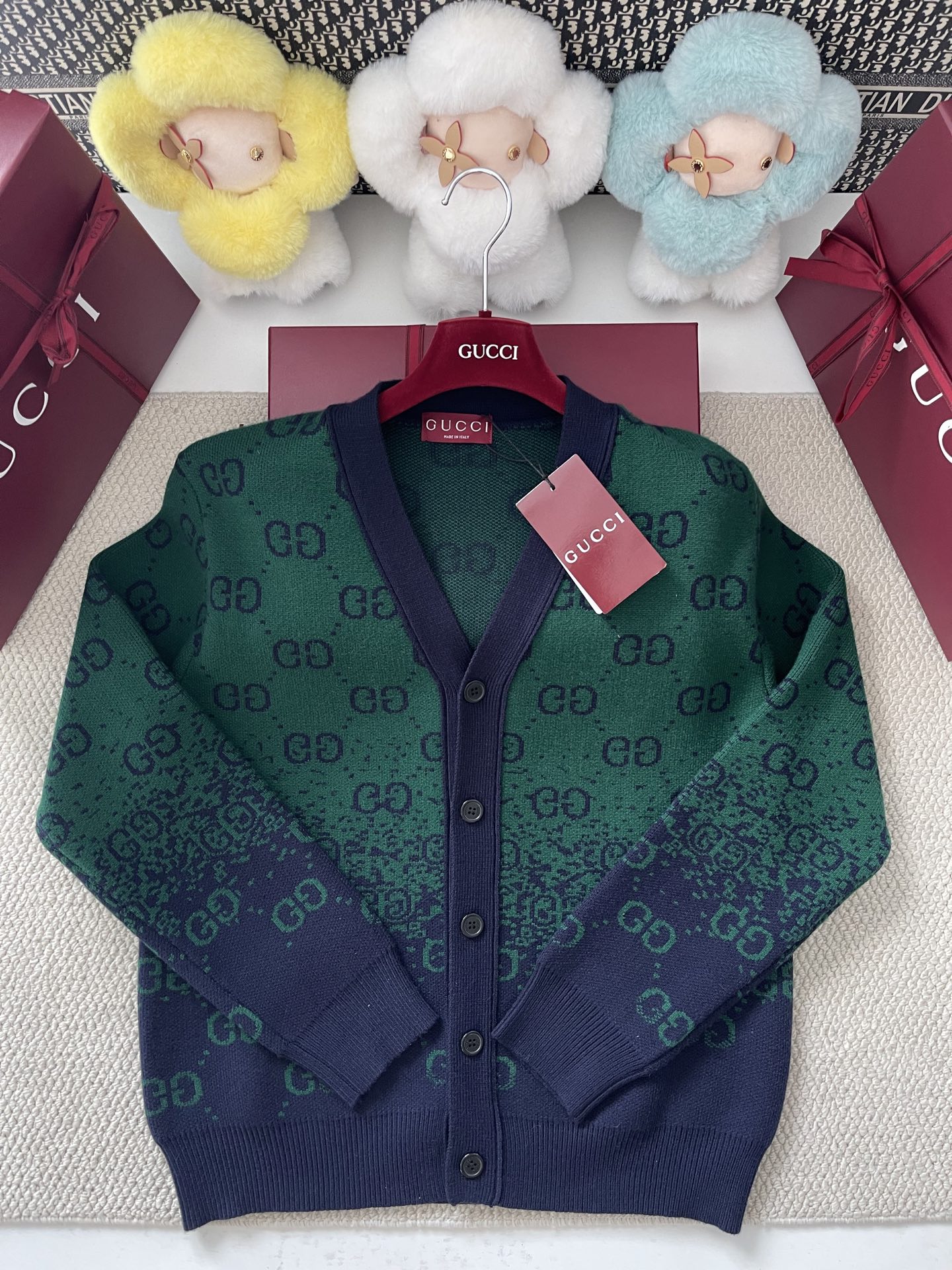 NO:637521,GUCCI gradient effect jacquard sweater 14200 purchased the original production, custom-dyed sheep wool fabric, truly uses the original custom-made yarn, so that the original version is shipped, no matter the details are restored, ZP 98 Customized main wheat Customized washed wheat Three sizes in one Size: S M L, Gucci-clothing, gucci, gucci, sweaters, alexander wang19860909GUCCI 渐变效果提花毛衣14200 购入原版制作,定制定染绵羊毛面料真正用到原版订织纱线做到对版出货无论是做细节都还原ZP 98 定制主麦 定制洗水麦 三码合一 码数:S M L,古驰-服装,gucci,gucci,sweaters,alexander wang,Women's clothing