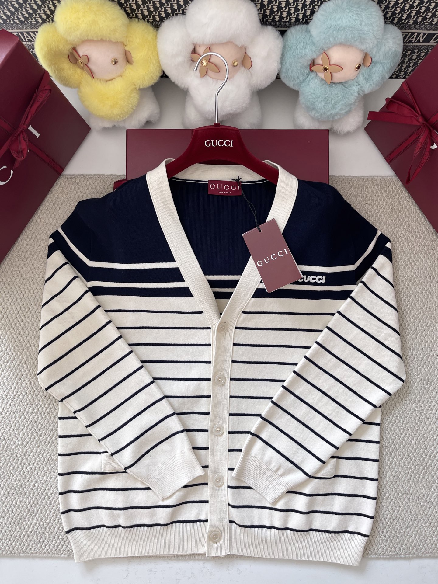 NO:661078,GUCCI striped embroidered cotton cardigan 17400 purchased the original production, custom-dyed cotton fabrics truly use the original custom-woven yarn to ensure that the original version is shipped, no matter the details are restored, ZP 98 Customized main wheat Customized washed wheat Three codes in one Code number: S M L, Gucci-clothing, gucci, gucci,  19860909GUCCI 条纹刺绣棉质开衫17400 购入原版制作,定制定染棉质面料真正用到原版订织纱线做到对版出货无论是做细节都还原ZP 98 定制主麦 定制洗水麦 三码合一 码数:S M L,古驰-服装,gucci,gucci, ,Women's clothing