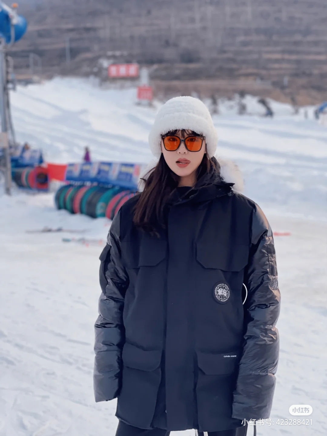 Top Canada Goose Expedition Parka: Classic unisex long coat with waterproof, breathable fabric, wild coyote fur trim, windproof cuffs, multiple pockets. Designed for extreme cold below -30°C.-Big cat