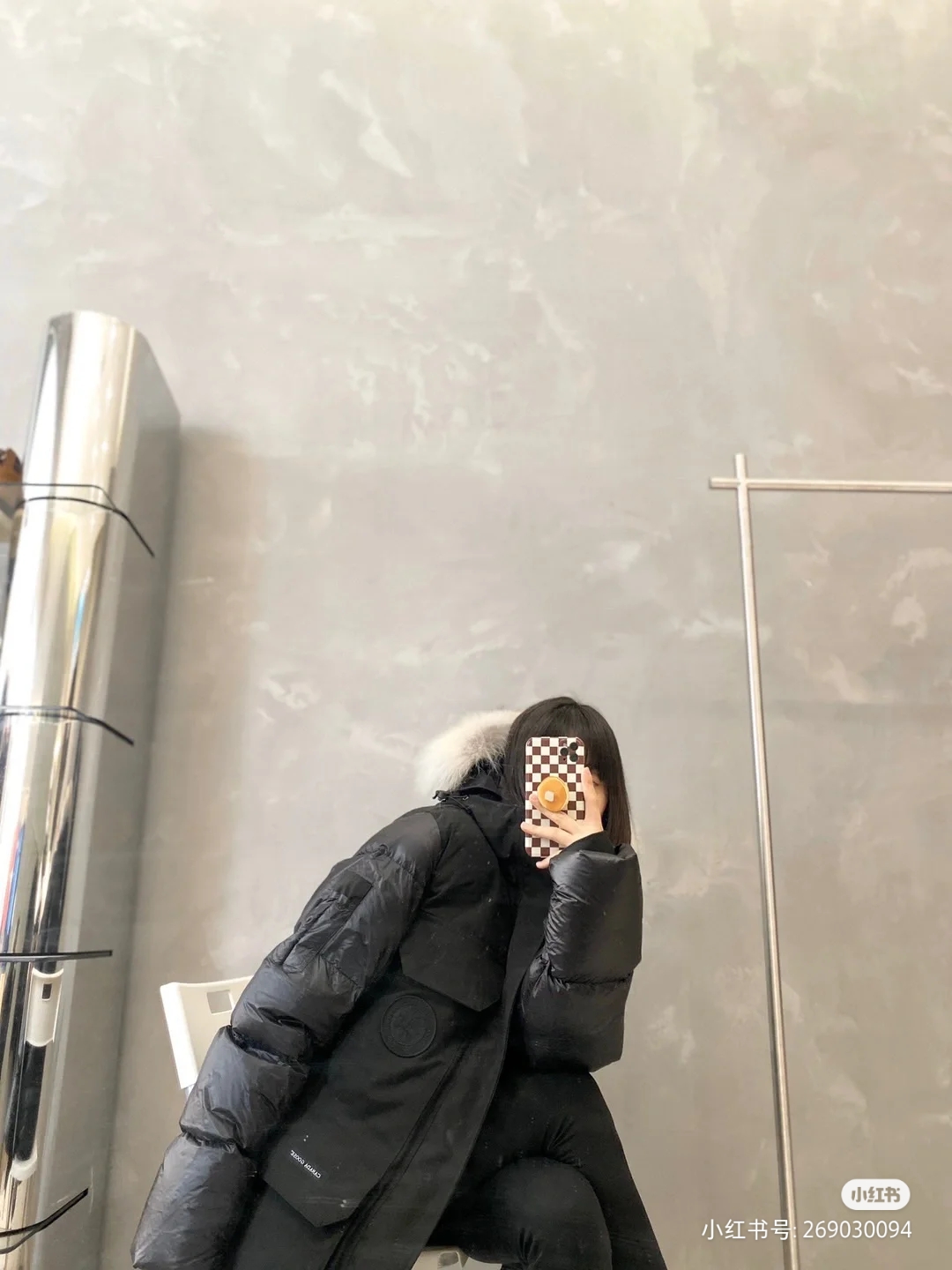 Top Canada Goose Expedition Parka: Classic unisex long coat with waterproof, breathable fabric, wild coyote fur trim, windproof cuffs, multiple pockets. Designed for extreme cold below -30°C.-Big cat