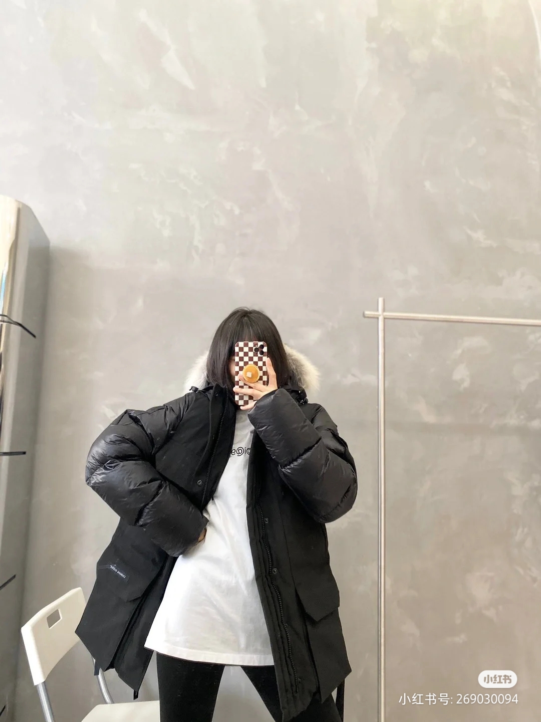 Top Canada Goose Expedition Parka: Classic unisex long coat with waterproof, breathable fabric, wild coyote fur trim, windproof cuffs, multiple pockets. Designed for extreme cold below -30°C.-Big cat