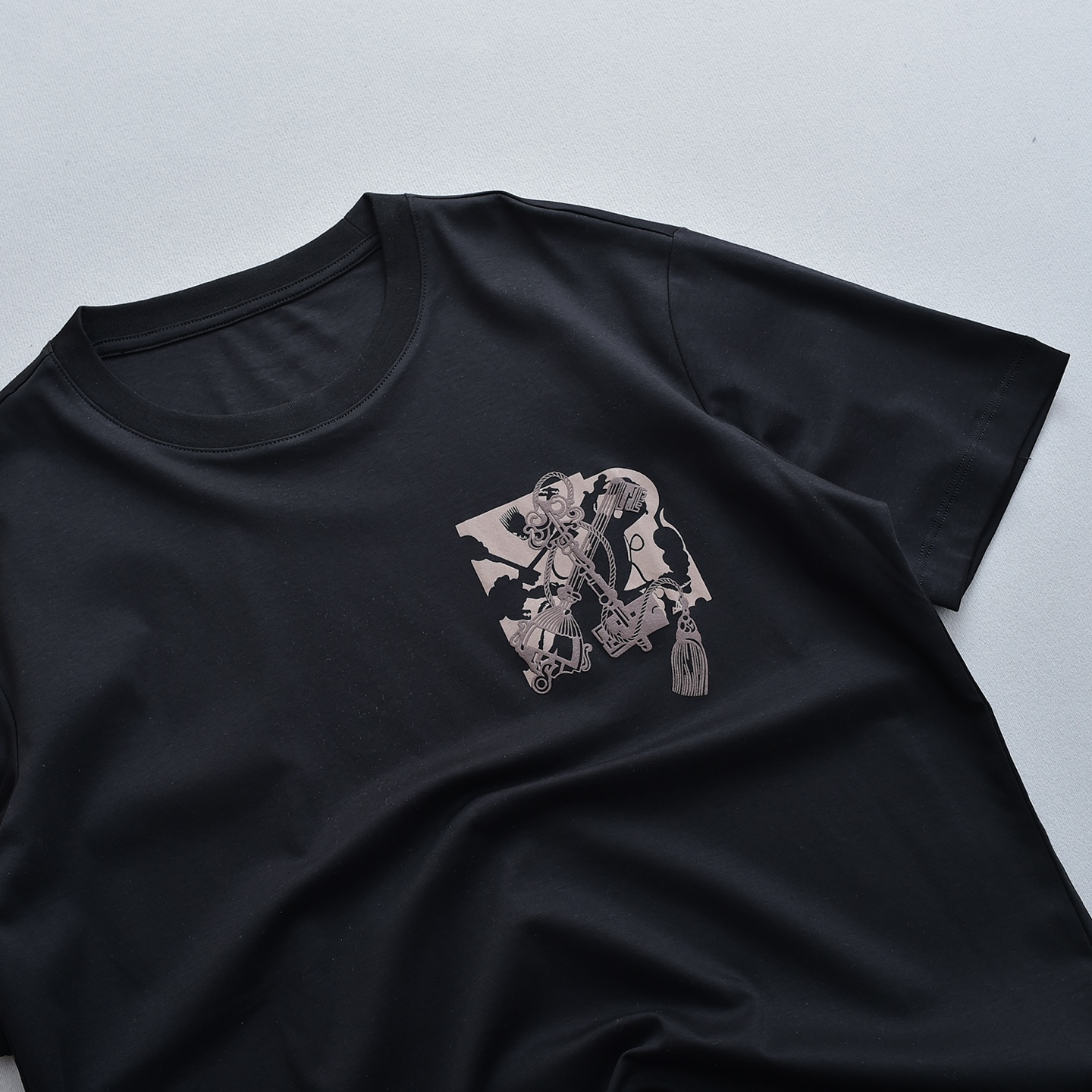 High-Quality Silk T-Shirts with Cotton Prints: Post-Sale Support for Synchronized Network - 图片 9