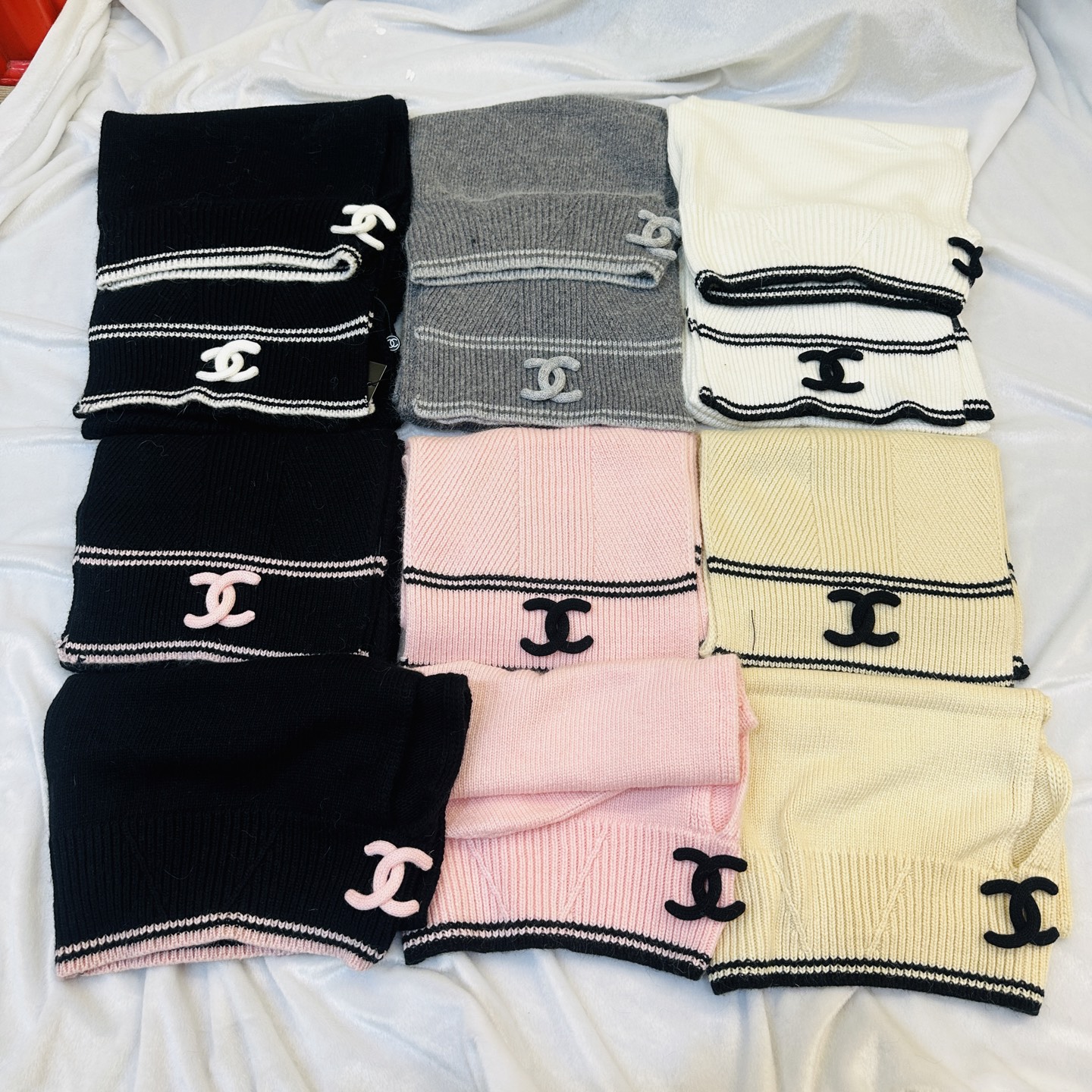 NO:602139,Chanel hat and scarf set, high-quality cashmere, warm and fashionable suit, suit, chanel, chanel, hats19860909Chanel香奈儿帽子围巾套装,高品质羊绒保暖又时尚 套装,套装,chanel,chanel,hats,accessory