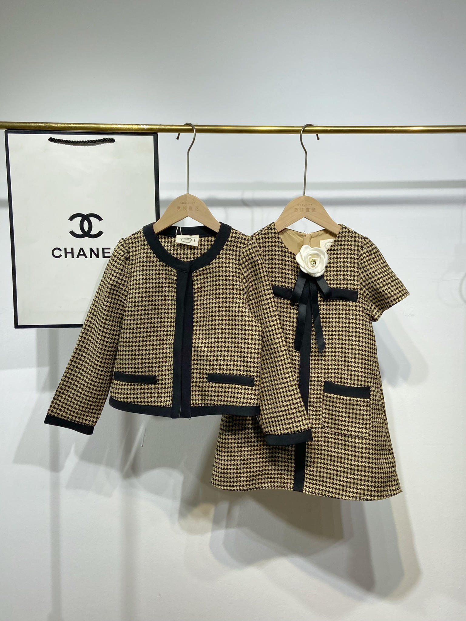 Chanel Kleding Jas &Jassen Jurk Hoge kwaliteit perfect
 Herfstcollectie