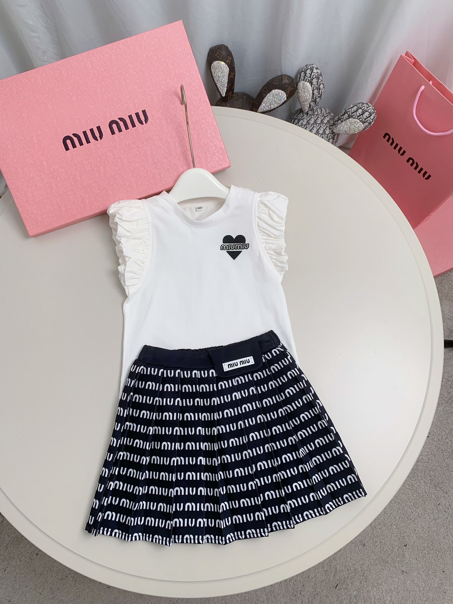 ❤️无少 @129 el conjunto 2025 nueva colección de verano MIUMIU conjunto de falda nuevo👗: camiseta de manga corta + falda …