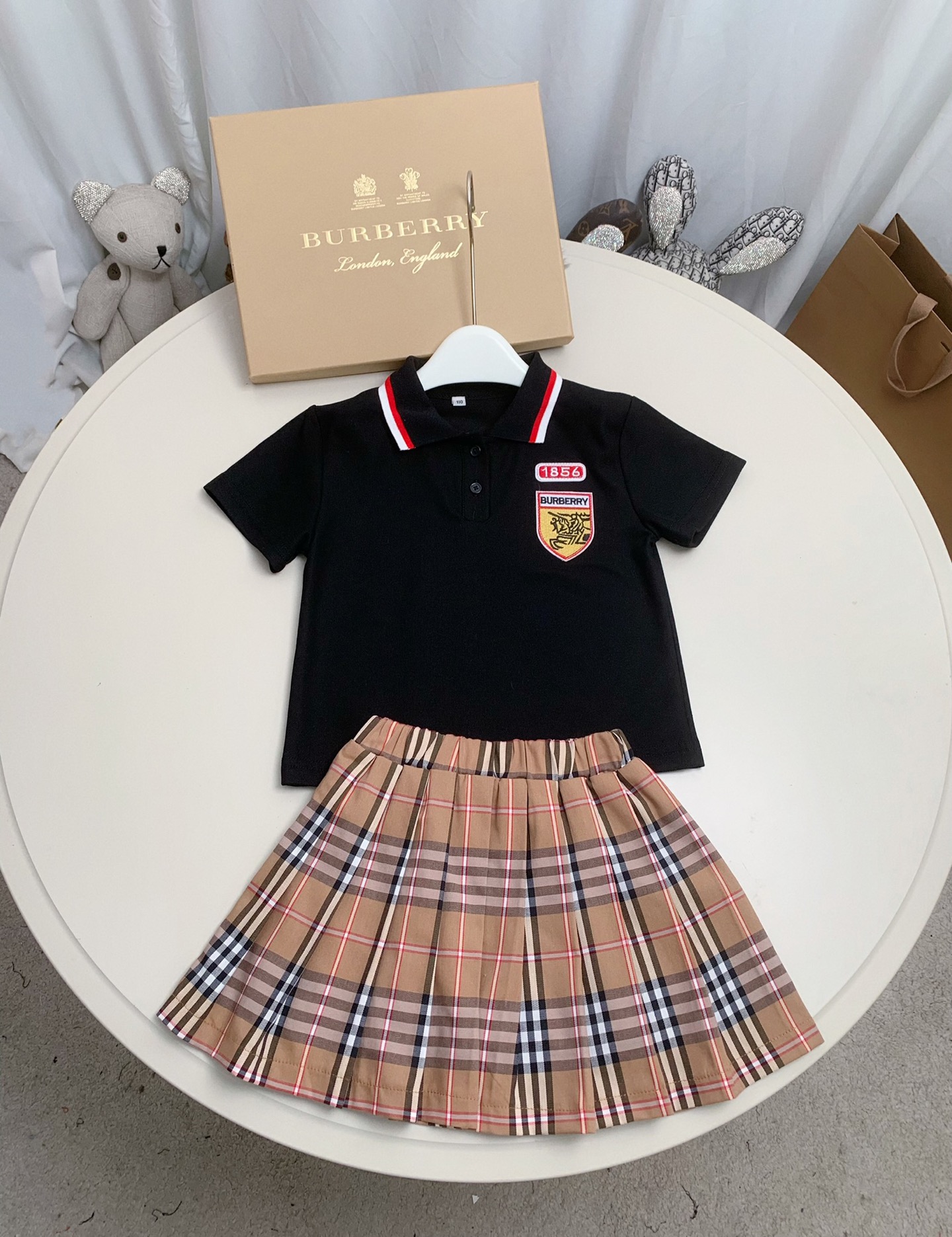 ❤️无少 @159 Ropa infantil de alta gama 2025 nueva colección de verano Burberry conjunto nuevo: polo + falda plisada corta…