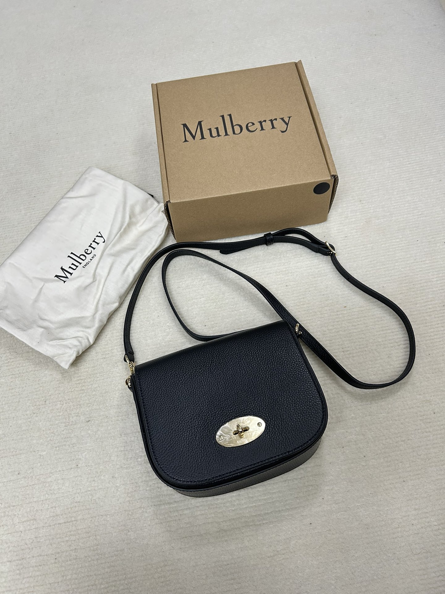 mulberry rare version channel, black saddle bag