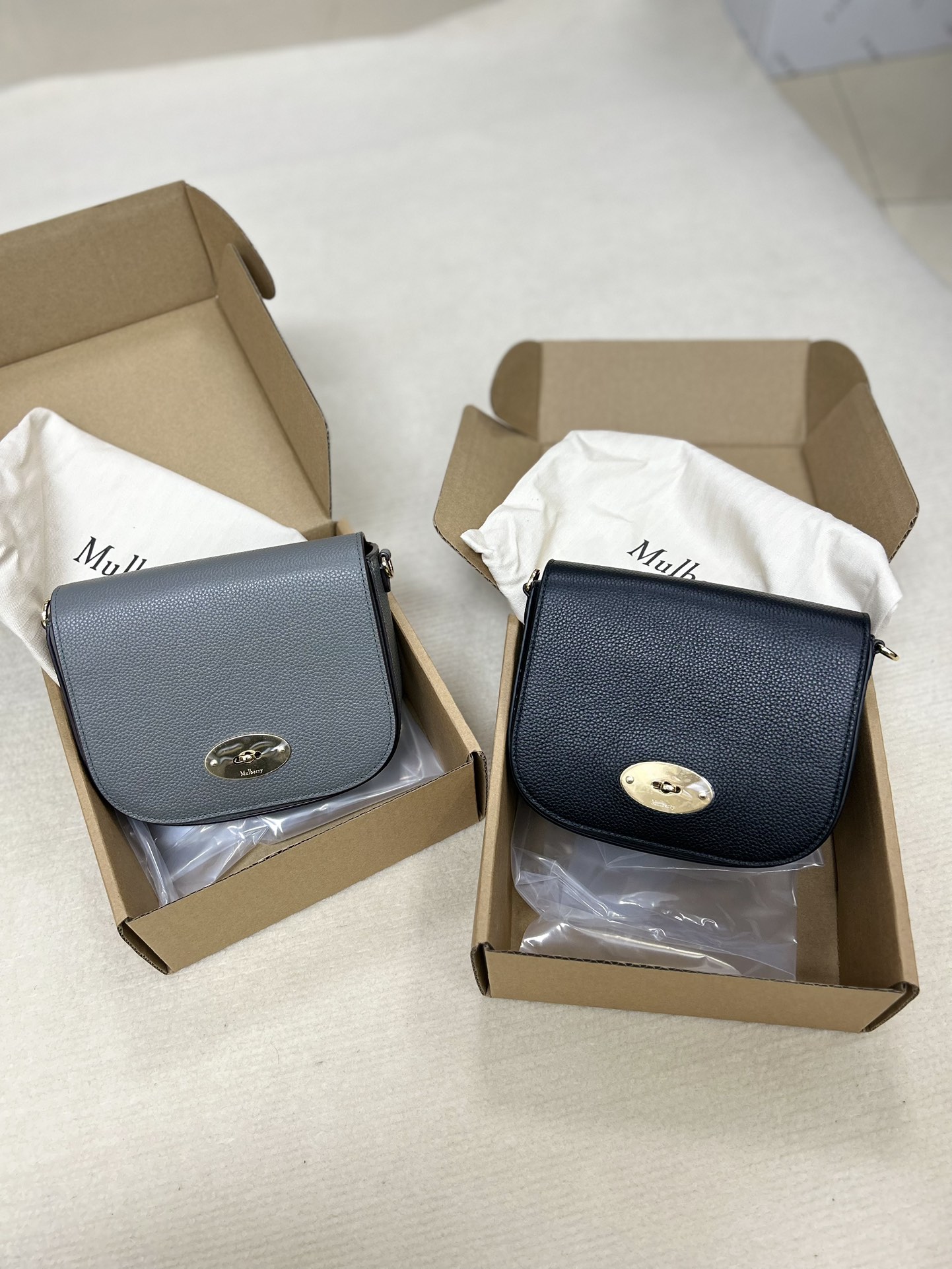 2 colors available ~ mulberry series