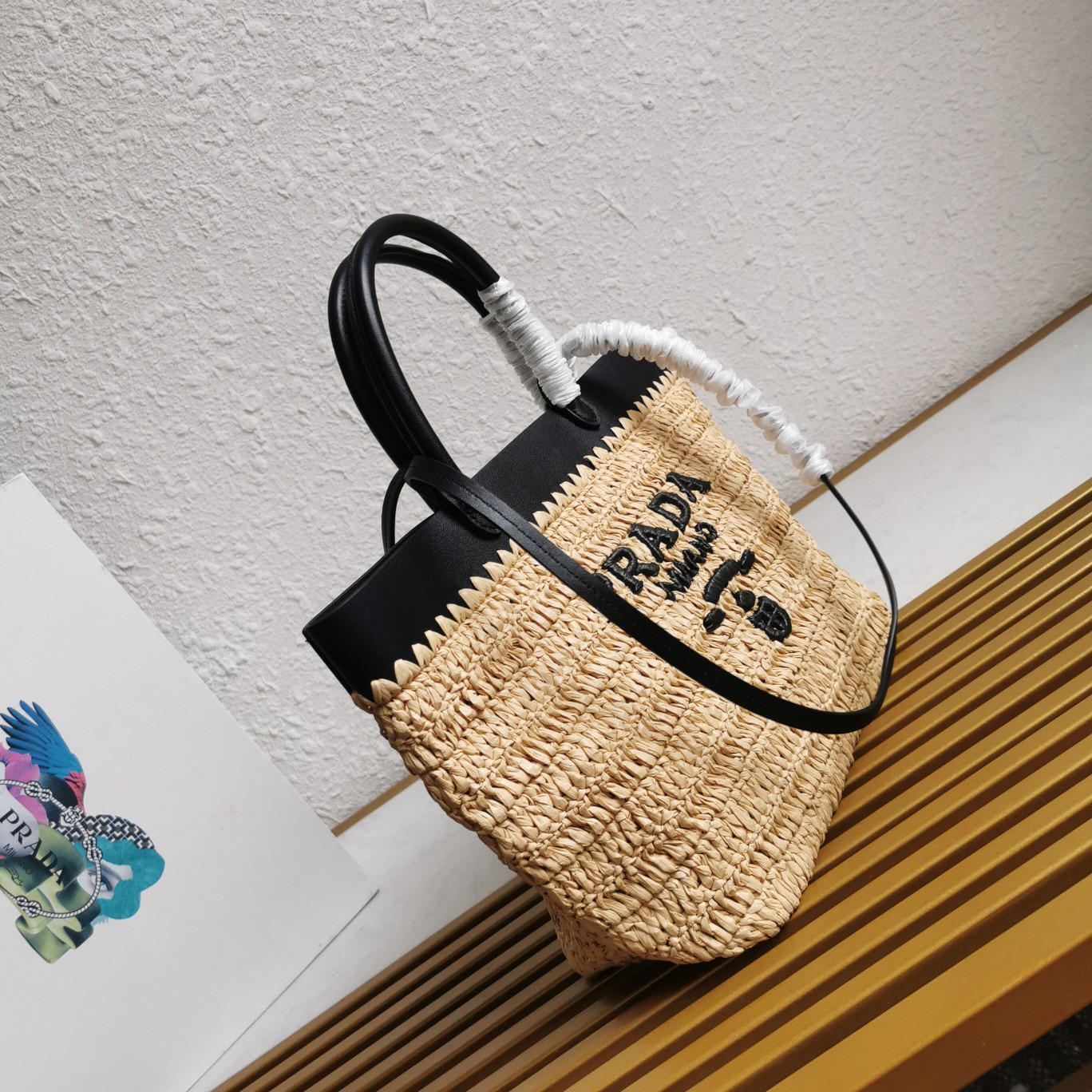 Prada 款号：1BG500 (中号) 新款草编托特包 这款现代而 的托特包结合钩编工艺和皮革细节