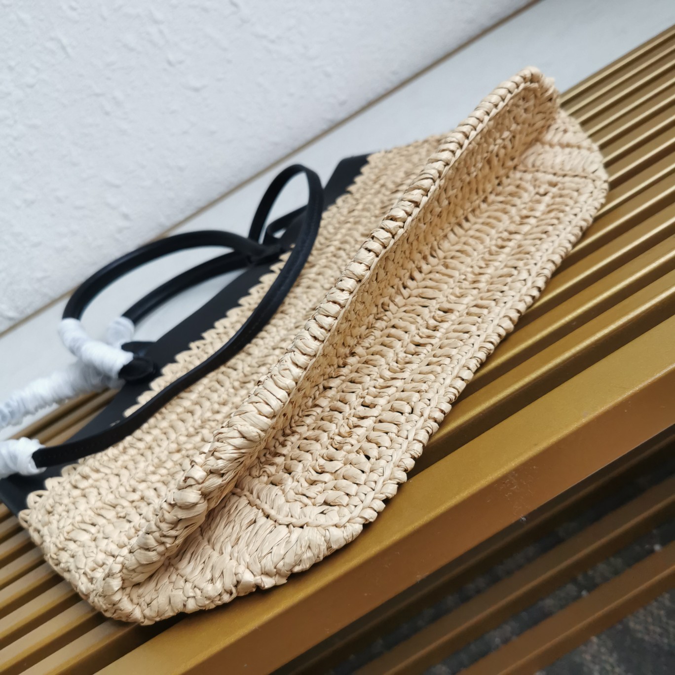 Prada 款号：1BG500 (中号) 新款草编托特包 这款现代而 的托特包结合钩编工艺和皮革细节