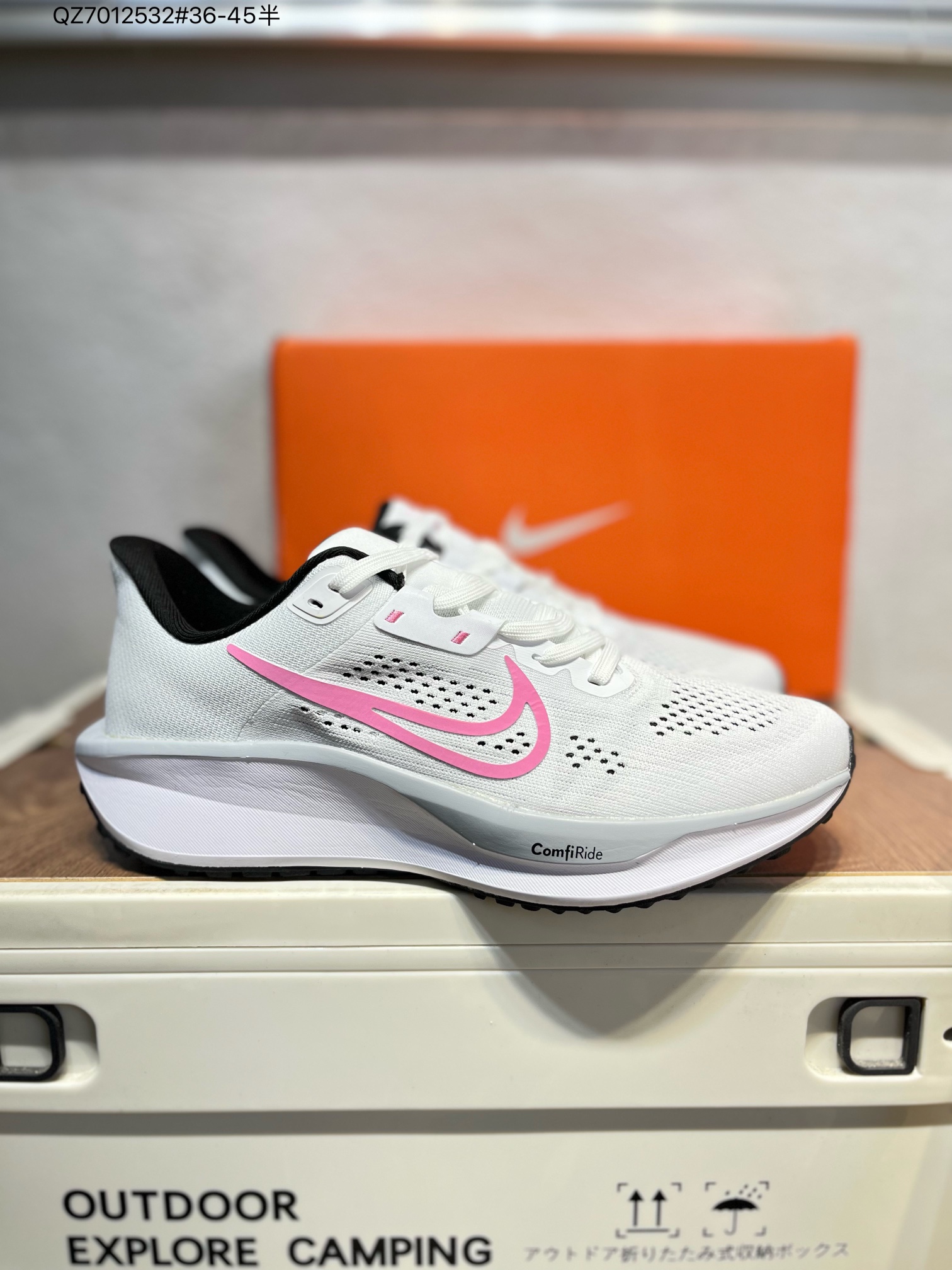 💰160
Nike Quest 6极速6代网面透气 时尚休闲跑步鞋 
简约高科技设计采用多层材料，为双足带来凉爽感受和稳固体验时尚鞋面搭配中足包覆设计，提供稳固贴合感。一层网眼布材质，在跑步期间为你带来轻盈透气性能。同时展现利落外观。加高叠层设计，为每一步带来柔软缓震性能。具备出色抓地力与耐穿着性。舒适感出众 
官方货号:FD6033 QZ7012532#36-45半