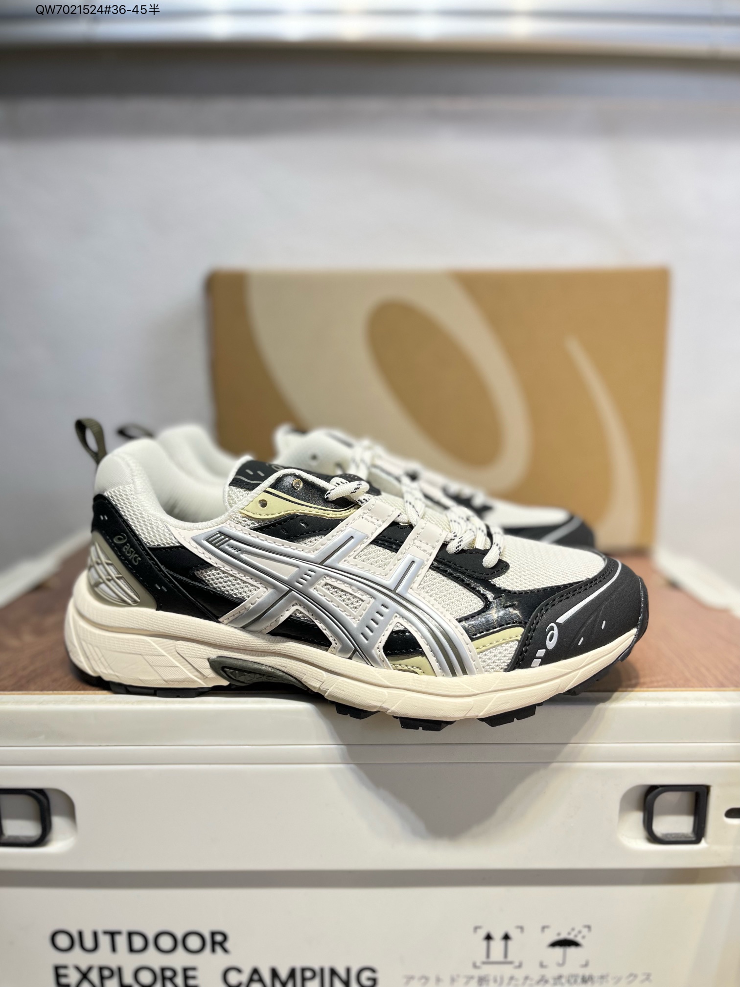 💰260
Asics GEL-NUNOBIKI亚瑟士经典跑鞋 如今机能风和户外风吹得正劲，便是主打“Urban Outdoor机能越野风格”，城市和户外场景都能轻松应对。关键是跑鞋的颜值也很高1203A536 QW7021524#36-45半