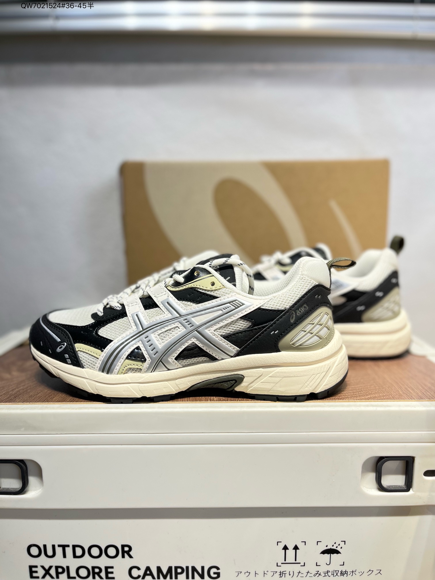 💰260
Asics GEL-NUNOBIKI亚瑟士经典跑鞋 如今机能风和户外风吹得正劲，便是主打“Urban Outdoor机能越野风格”，城市和户外场景都能轻松应对。关键是跑鞋的颜值也很高1203A536 QW7021524#36-45半