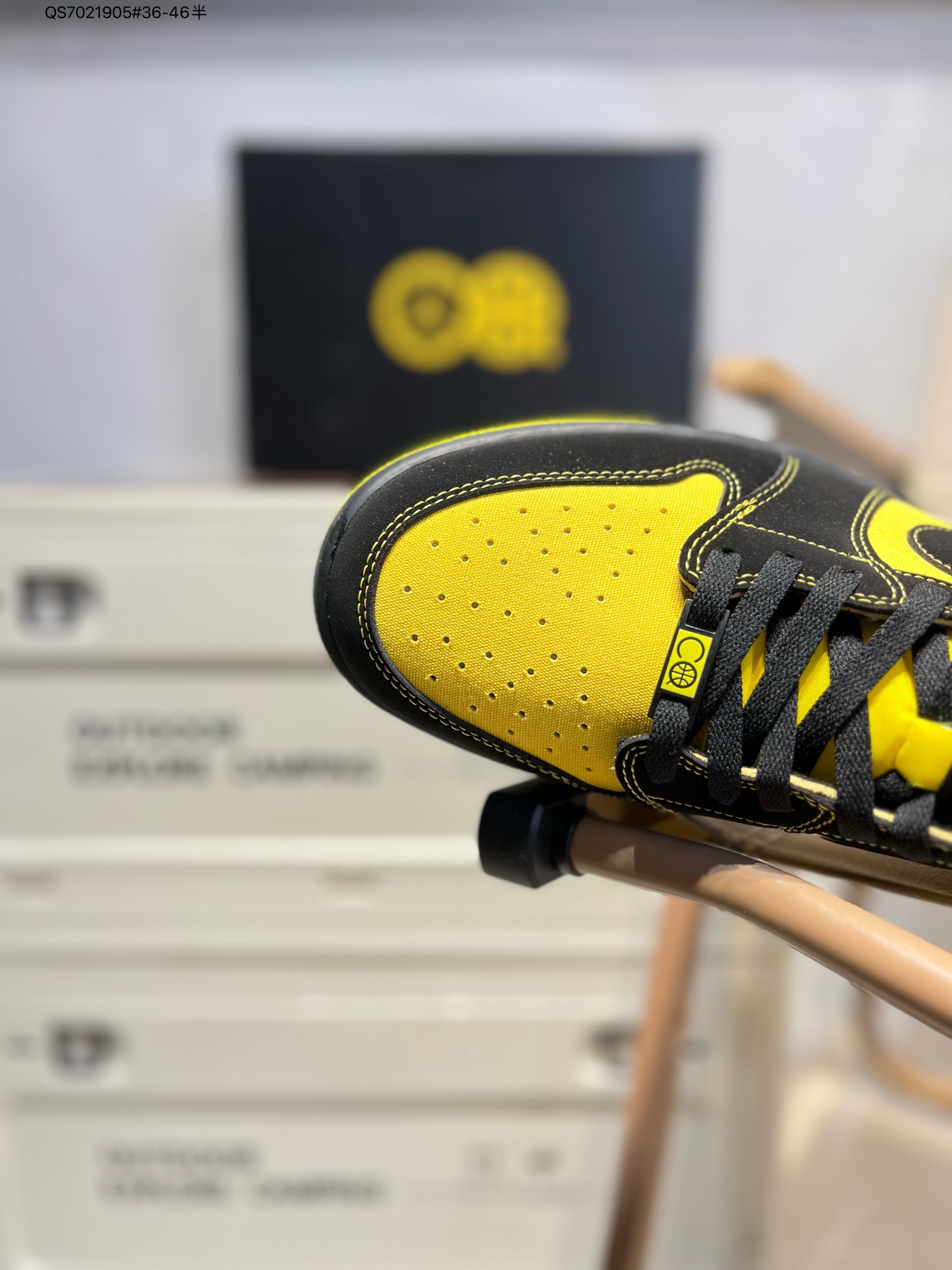 💰270
头层皮❗️  乔丹Air Jordan 1 Low AJ1低帮系列篮球鞋 官方同步配色 原装级产物  
#拒绝公底 立体鞋型 细节完美 高清洁度IB8836 QS7021905#36-46半