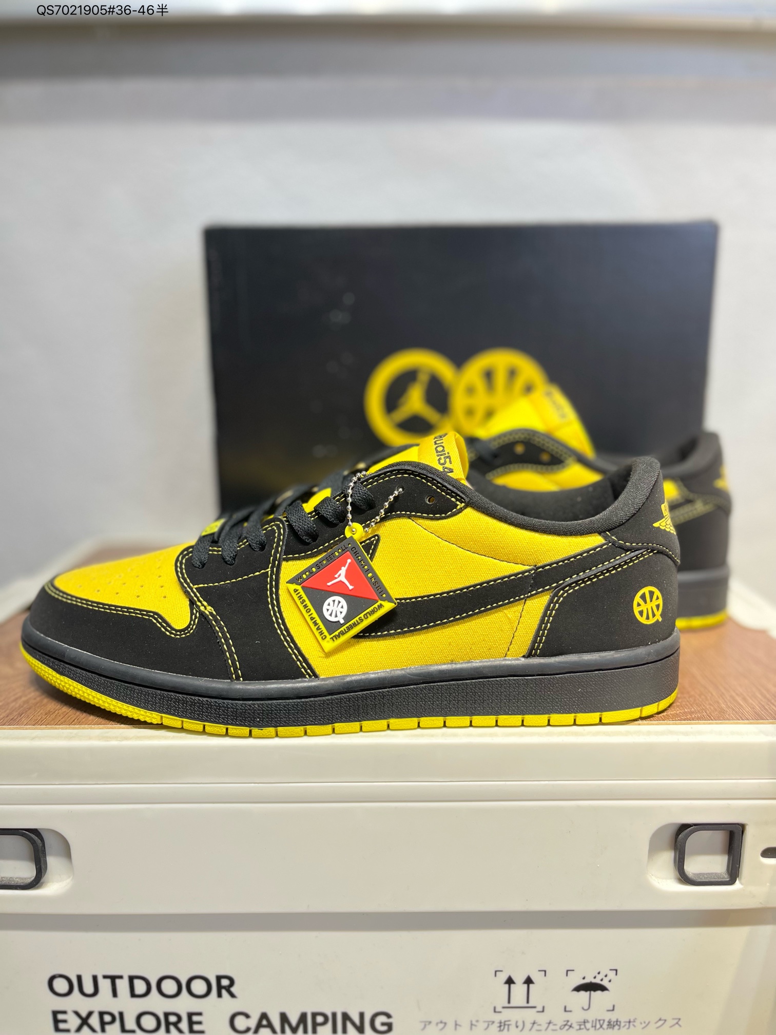 💰270
头层皮❗️  乔丹Air Jordan 1 Low AJ1低帮系列篮球鞋 官方同步配色 原装级产物  
#拒绝公底 立体鞋型 细节完美 高清洁度IB8836 QS7021905#36-46半
