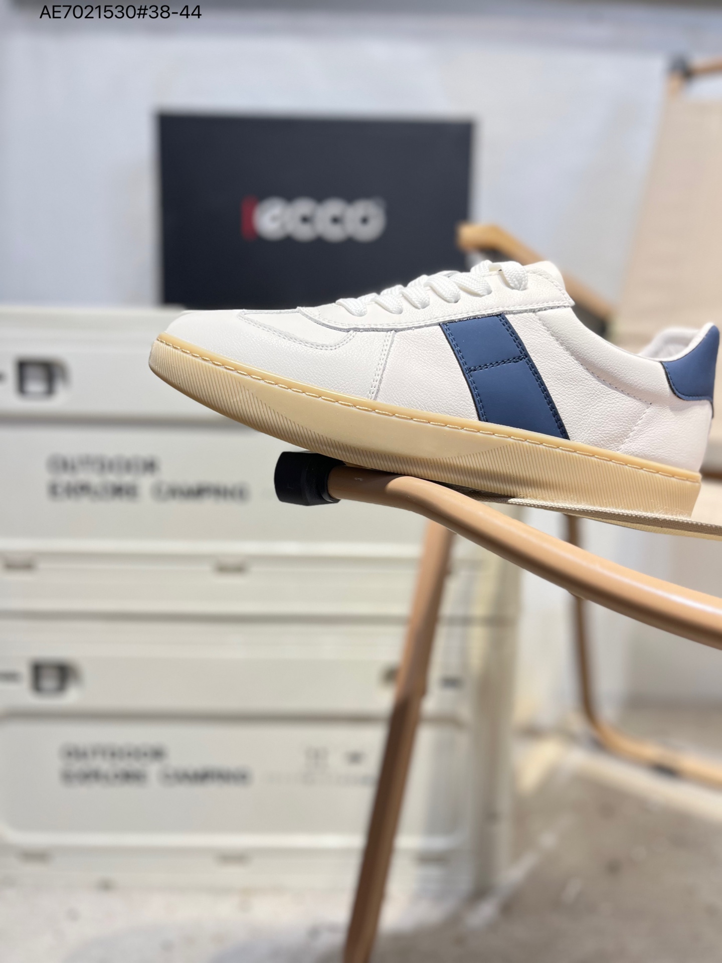 Ecco Men's Leather Sneakers Lightweight Breathable Comfortable Lace-up Casual Shoes