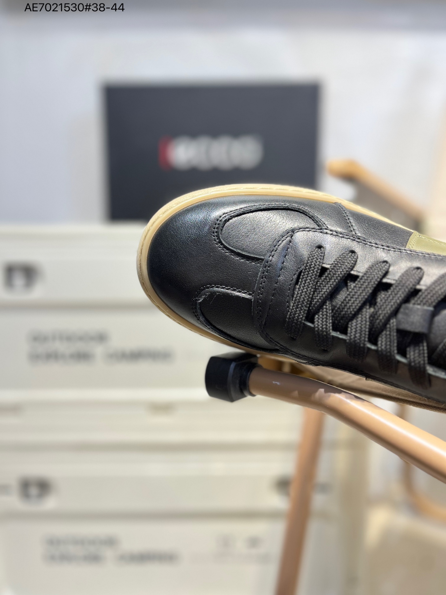 Ecco Men's Leather Lightweight Breathable Lace-Up Sneakers - Casual, Comfortable 8 i1760544228911 4454 0 6