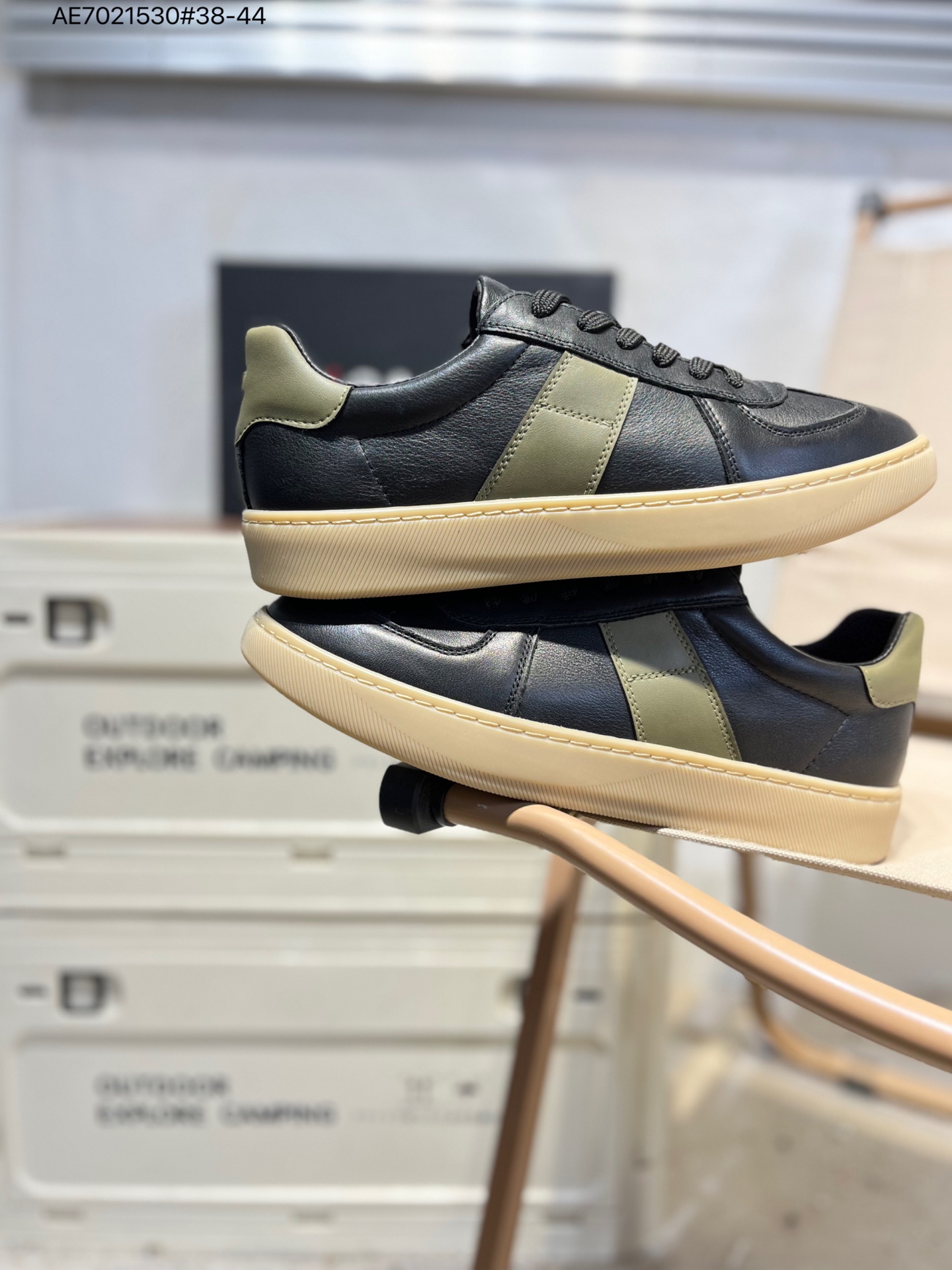 Ecco Men's Leather Lightweight Breathable Lace-Up Sneakers - Casual, Comfortable 3 i1760544229009 6741 0 1