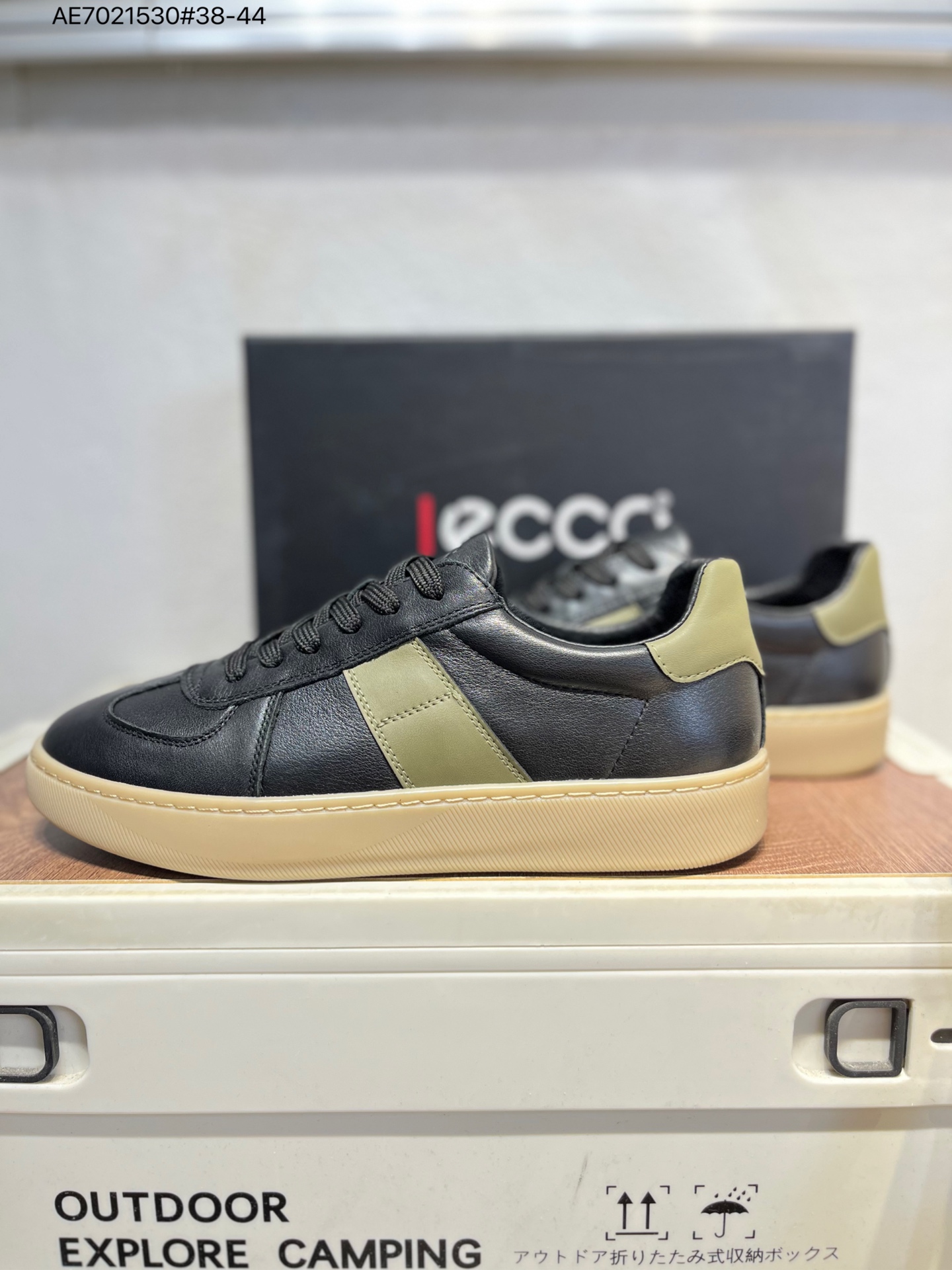 Ecco Men's Leather Lightweight Breathable Lace-Up Sneakers - Casual, Comfortable 6 i1760544229010 2258 0 4