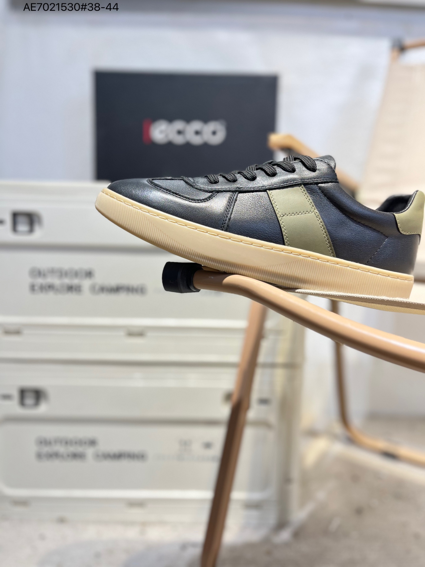 Ecco Men's Leather Lightweight Breathable Lace-Up Sneakers - Casual, Comfortable