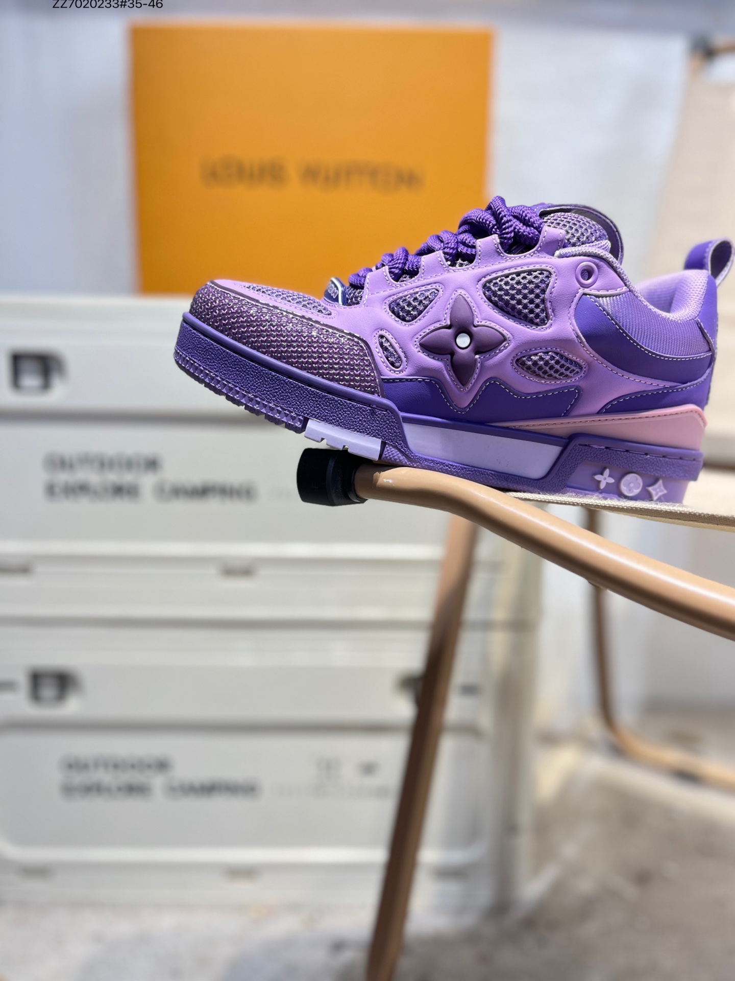 放店💰300
广东原厂# 路易威登/Louis Vuitton LV路易威登板鞋
新款 LV Trainer最新配色运动鞋 L家 篮球鞋风格运动鞋 该鞋由艺术总监 VIRGIL ABLOH设计 垫脚聚米微料加透气英伦网布ZZ7020233#35-46