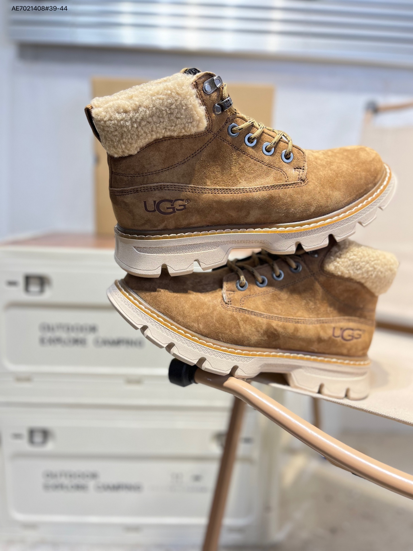 💰310
UGG/雪地靴 防水麂绒皮革鞋面 美国轻奢品牌UGG W NEUEL尼瓦尔系列秋冬新款防污系列休闲保暖U5867M AE7021408#39-44