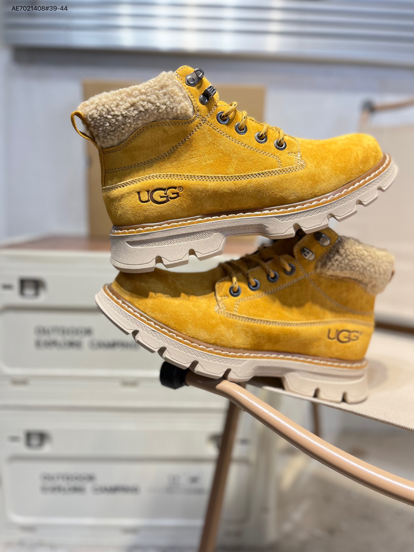 💰310
UGG/雪地靴 防水麂绒皮革鞋面 美国轻奢品牌UGG W NEUEL尼瓦尔系列秋冬新款防污系列休闲保暖U5867M AE7021408#39-44