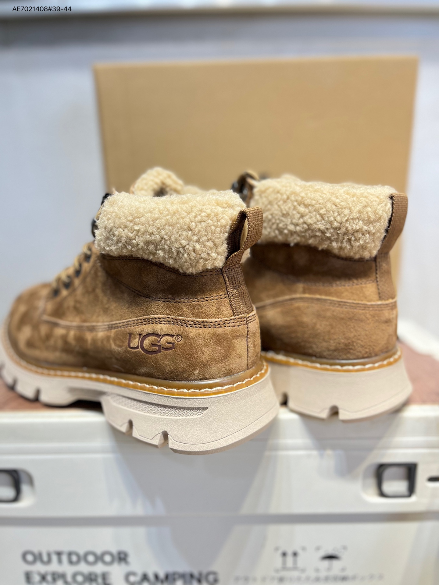 💰310
UGG/雪地靴 防水麂绒皮革鞋面 美国轻奢品牌UGG W NEUEL尼瓦尔系列秋冬新款防污系列休闲保暖U5867M AE7021408#39-44