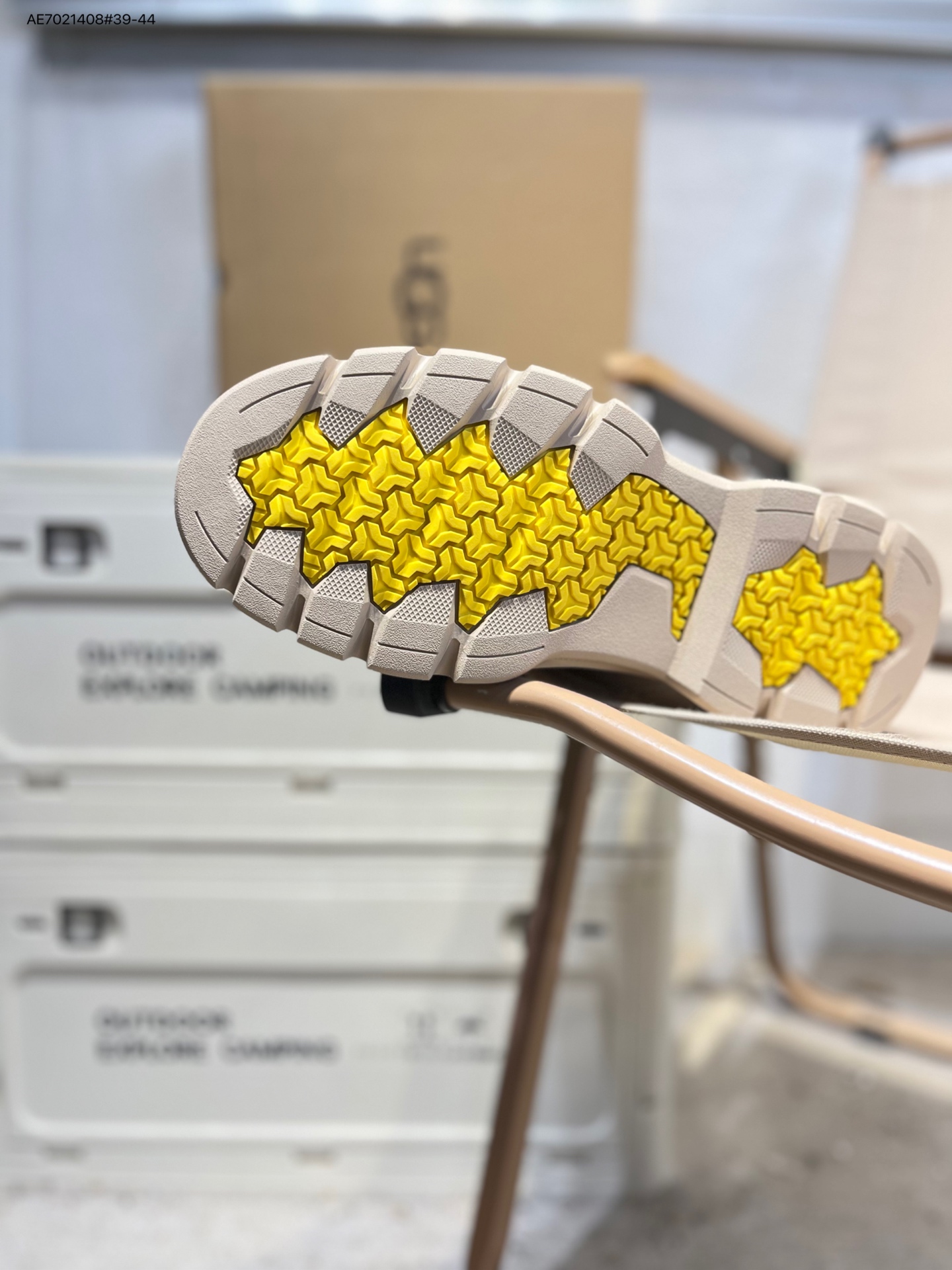 💰310
UGG/雪地靴 防水麂绒皮革鞋面 美国轻奢品牌UGG W NEUEL尼瓦尔系列秋冬新款防污系列休闲保暖U5867M AE7021408#39-44