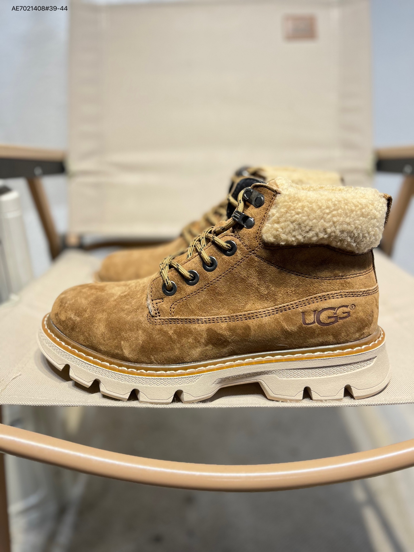 💰310
UGG/雪地靴 防水麂绒皮革鞋面 美国轻奢品牌UGG W NEUEL尼瓦尔系列秋冬新款防污系列休闲保暖U5867M AE7021408#39-44