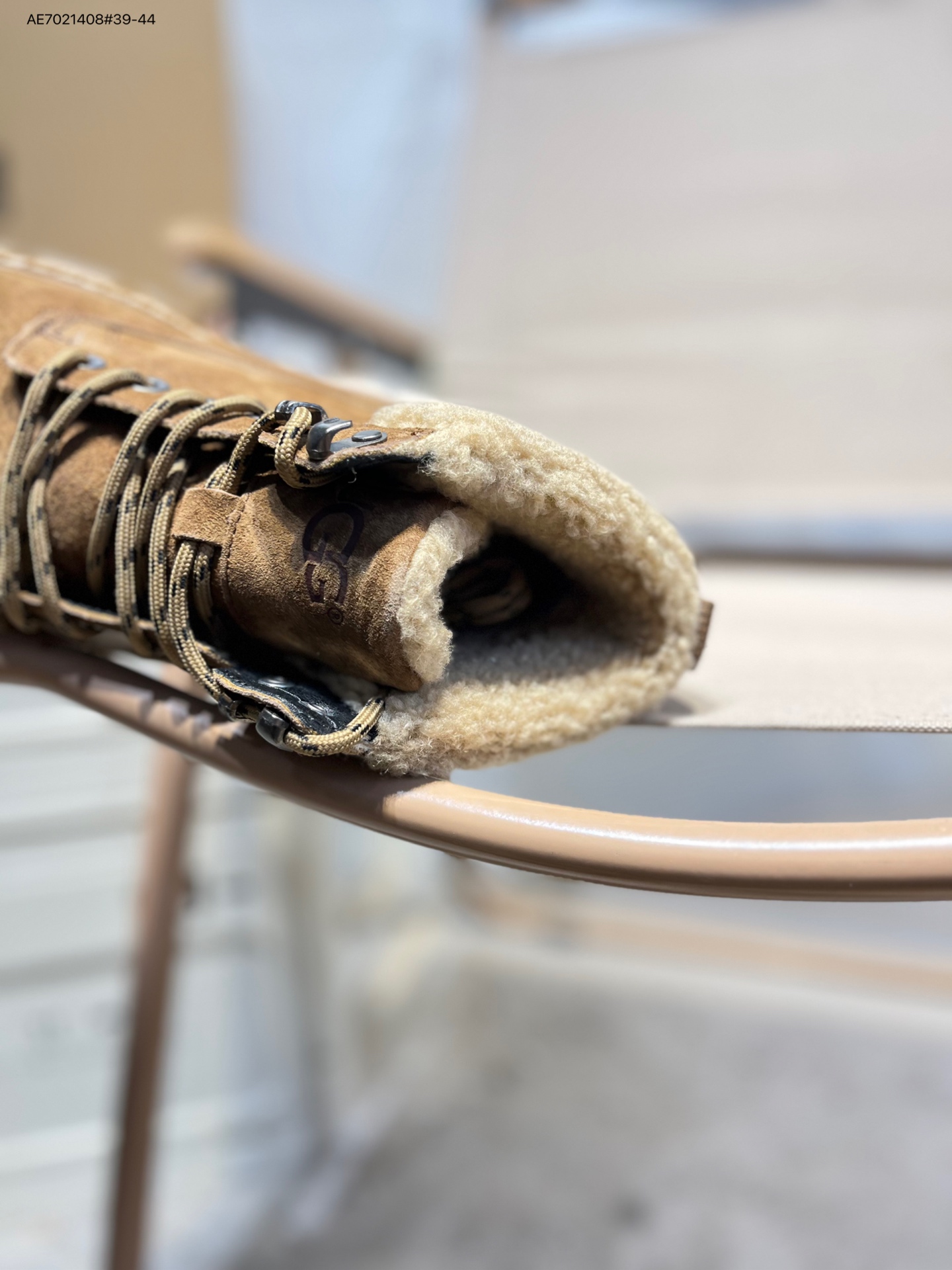 💰310
UGG/雪地靴 防水麂绒皮革鞋面 美国轻奢品牌UGG W NEUEL尼瓦尔系列秋冬新款防污系列休闲保暖U5867M AE7021408#39-44