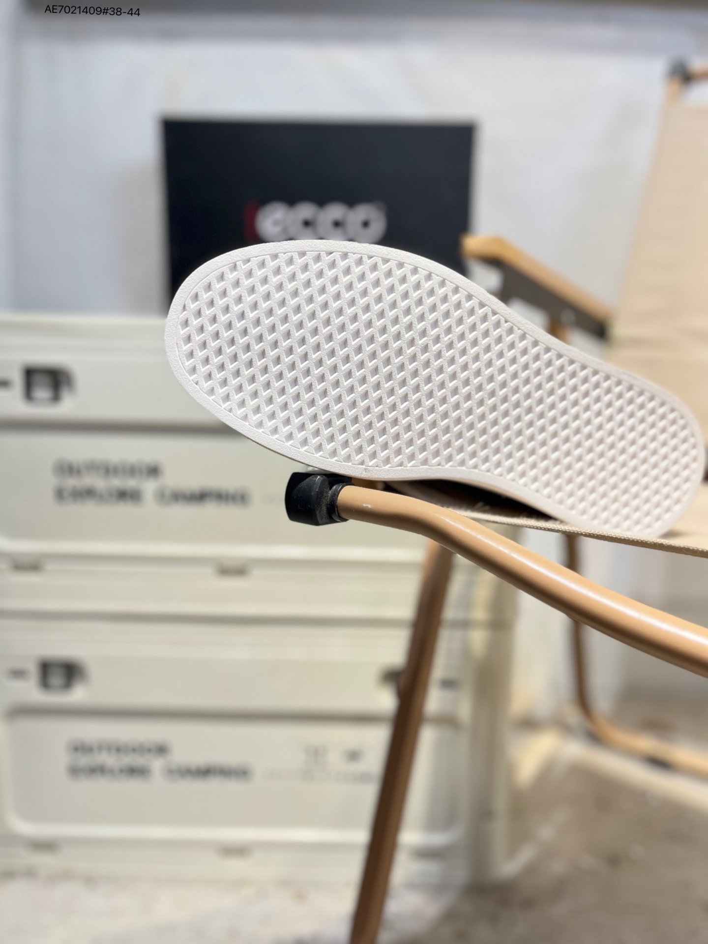 💰310
Ecco爱步男鞋轻便透气舒适耐穿 亲肤吸汗舒适内里
防滑防磨 持久干爽 简约粗绳系带 穿脱更加方便 柔韧防滑大底 鞋底立体凹槽 
凹凸花纹加持 增强防滑减震性能  匠心工艺 经典百搭 制潮每一步 酷感拉满983257 AE7021409#38-44