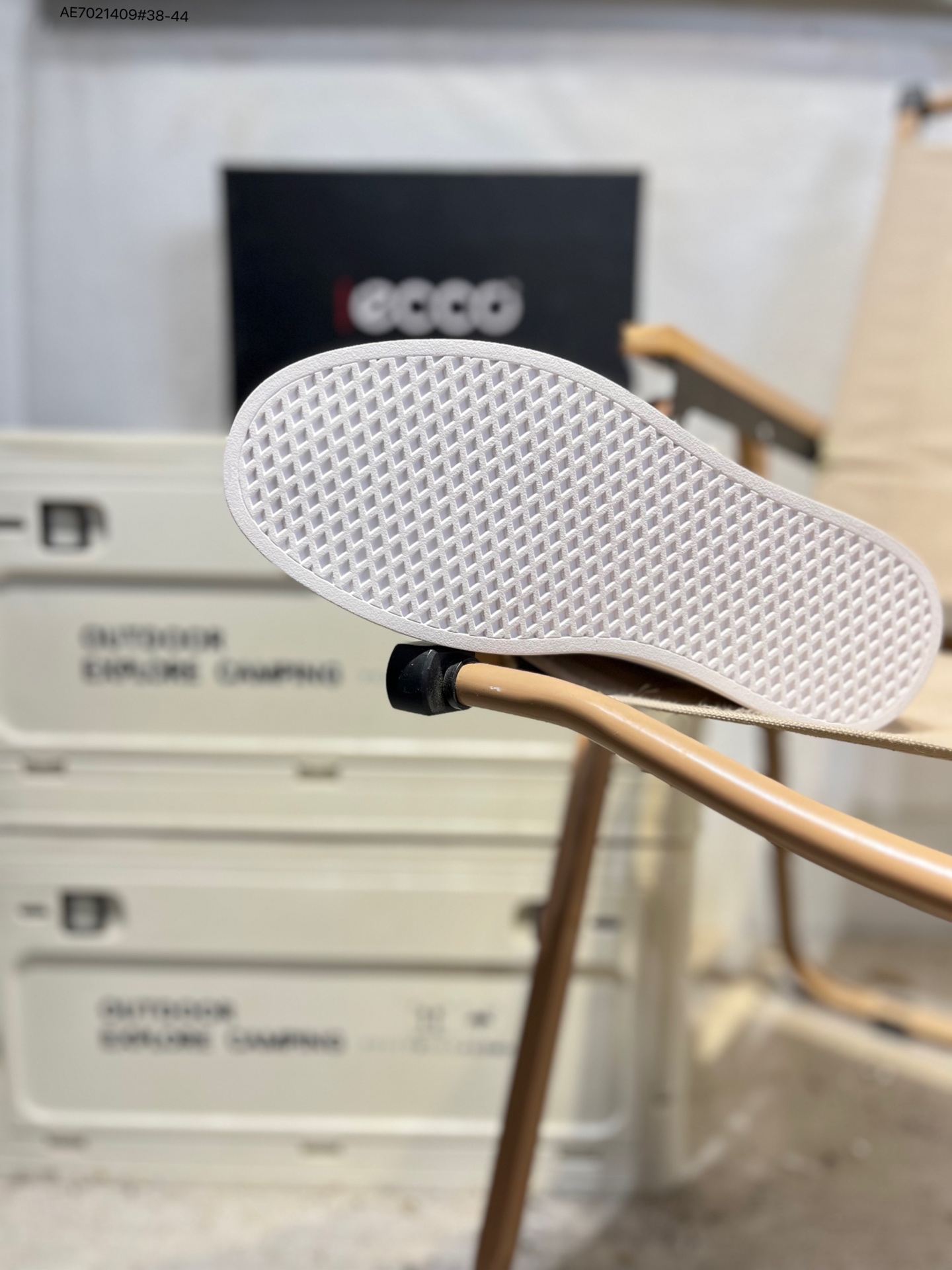 💰310
Ecco爱步男鞋轻便透气舒适耐穿 亲肤吸汗舒适内里
防滑防磨 持久干爽 简约粗绳系带 穿脱更加方便 柔韧防滑大底 鞋底立体凹槽 
凹凸花纹加持 增强防滑减震性能  匠心工艺 经典百搭 制潮每一步 酷感拉满983257 AE7021409#38-44