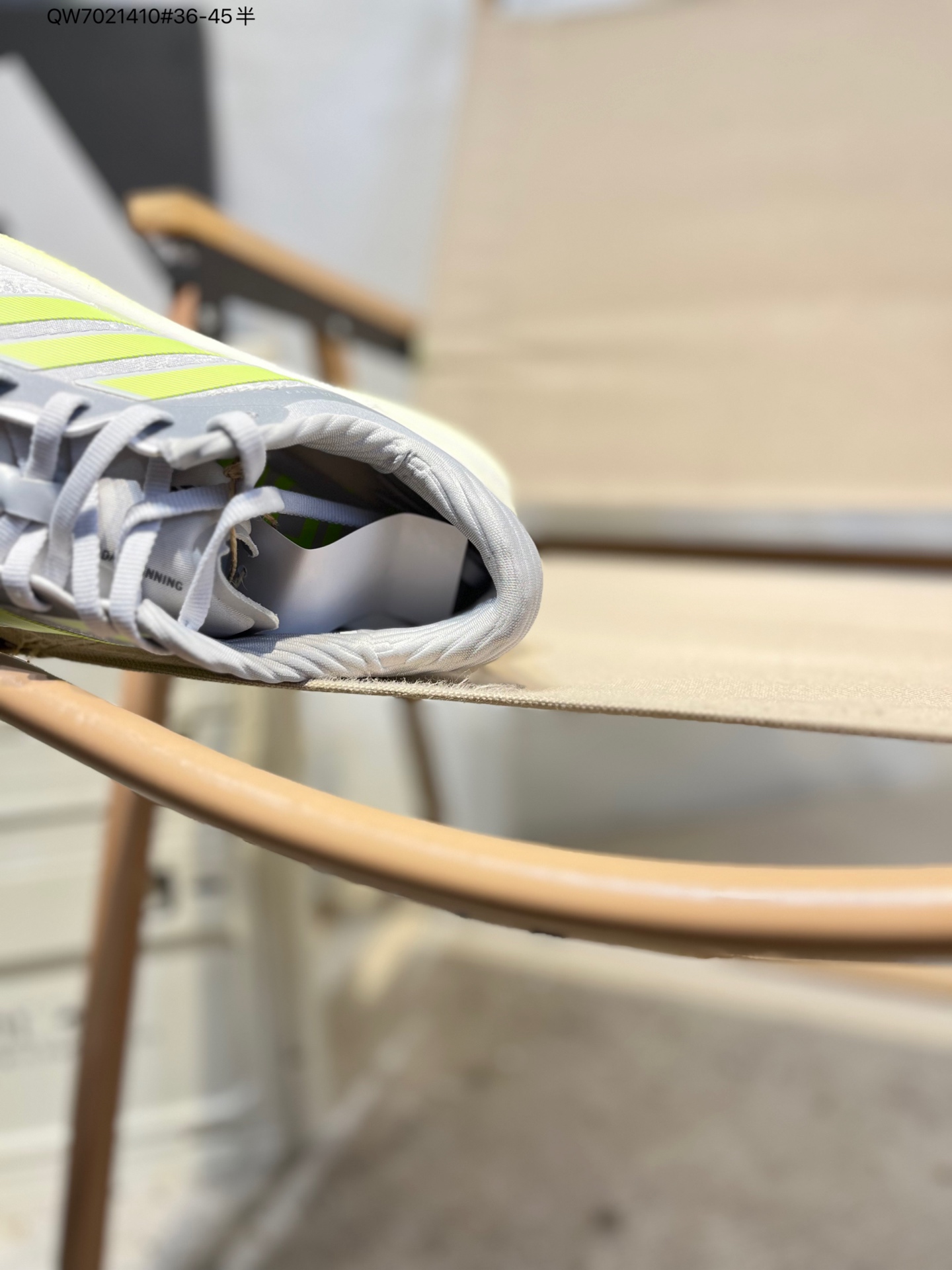 💰190
Adidas Adizero Adios Pro 4 M马拉松飞线贾卡轻质透气休闲运动跑步鞋
采用双层透气网纱 Flywire动态飞线绑缚鞋面材质 内置Zoom小气垫装置JR7472 QW7021410#36-45半