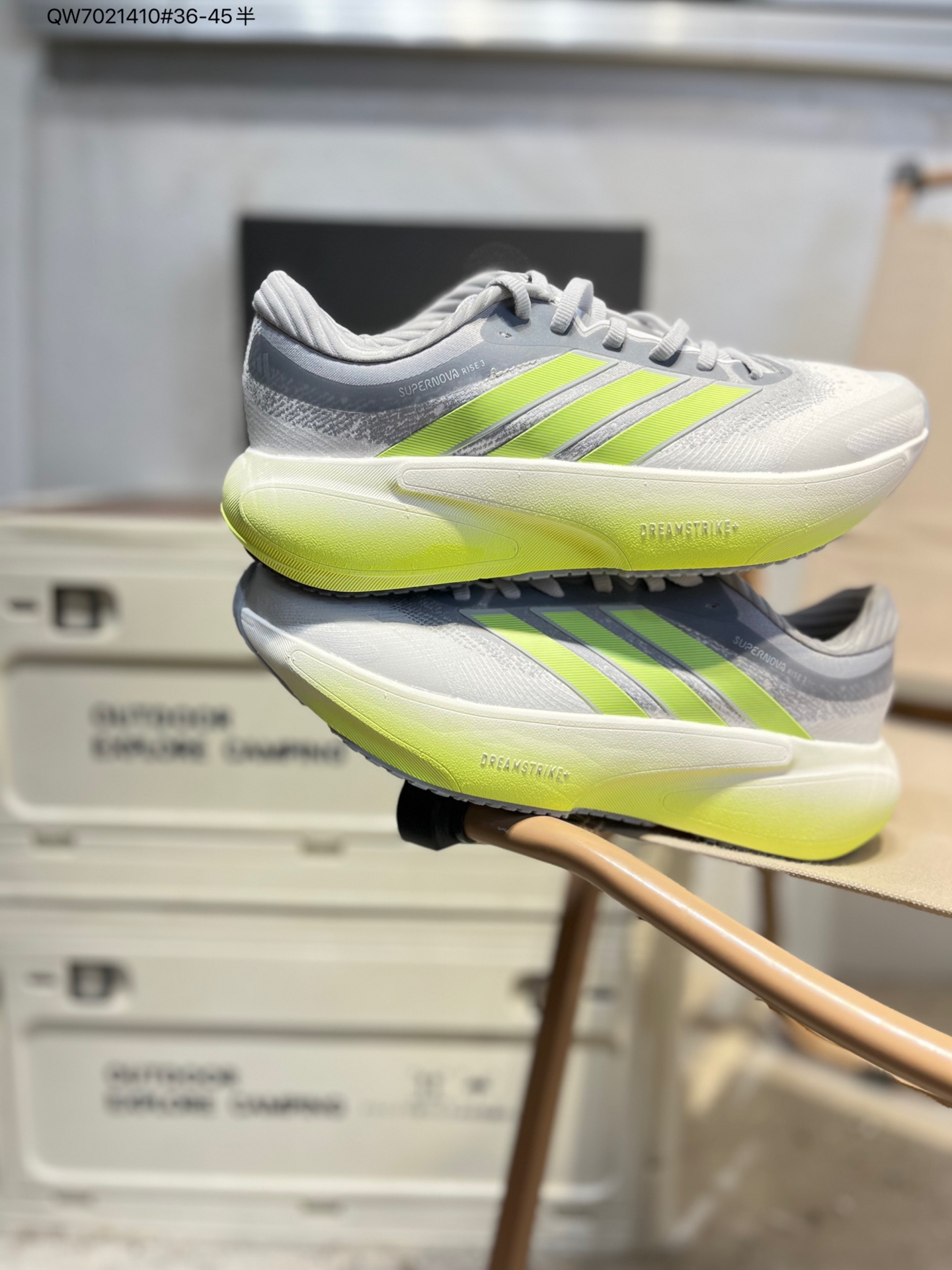 💰190
Adidas Adizero Adios Pro 4 M马拉松飞线贾卡轻质透气休闲运动跑步鞋
采用双层透气网纱 Flywire动态飞线绑缚鞋面材质 内置Zoom小气垫装置JR7472 QW7021410#36-45半