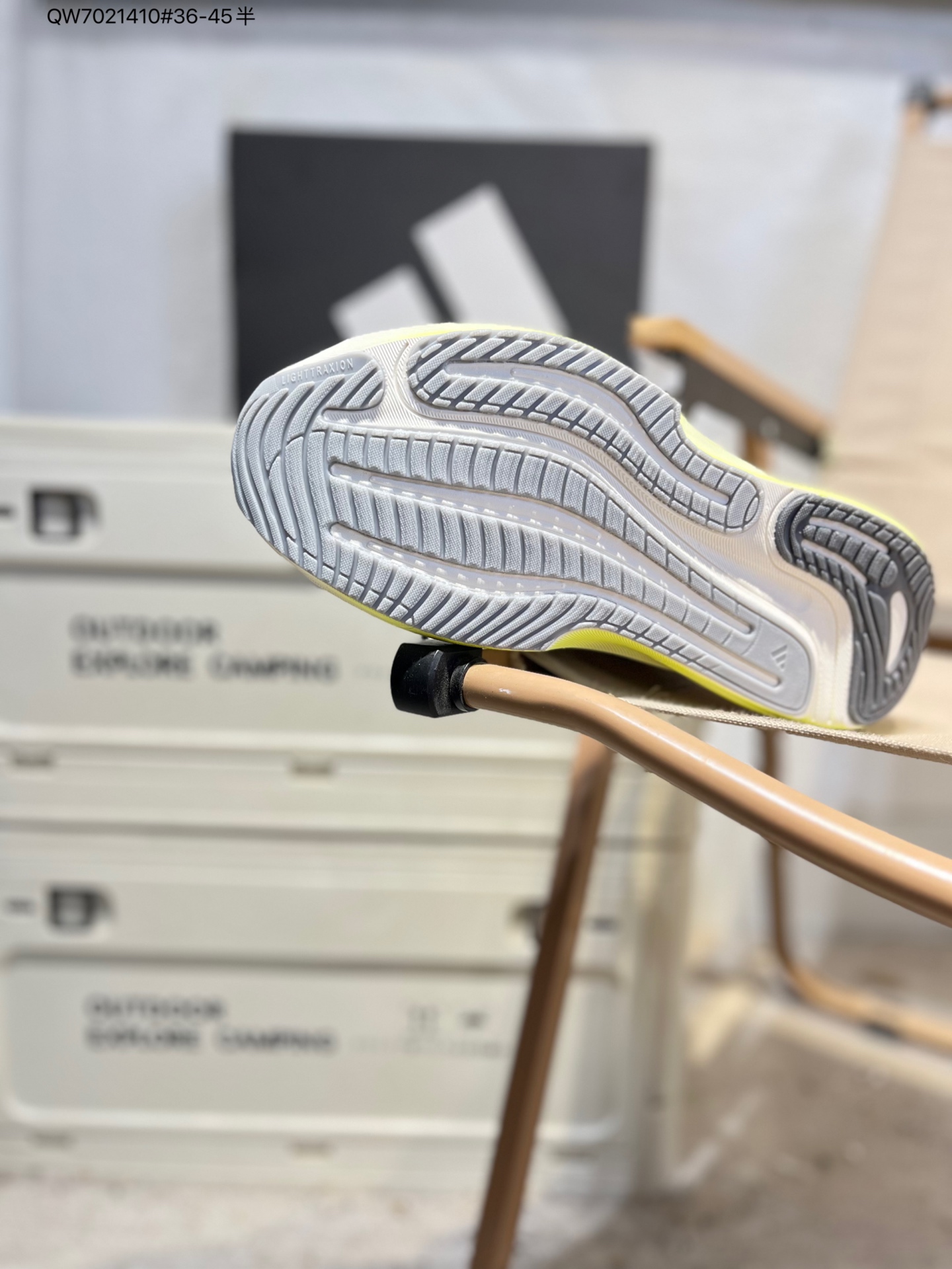 💰190
Adidas Adizero Adios Pro 4 M马拉松飞线贾卡轻质透气休闲运动跑步鞋
采用双层透气网纱 Flywire动态飞线绑缚鞋面材质 内置Zoom小气垫装置JR7472 QW7021410#36-45半