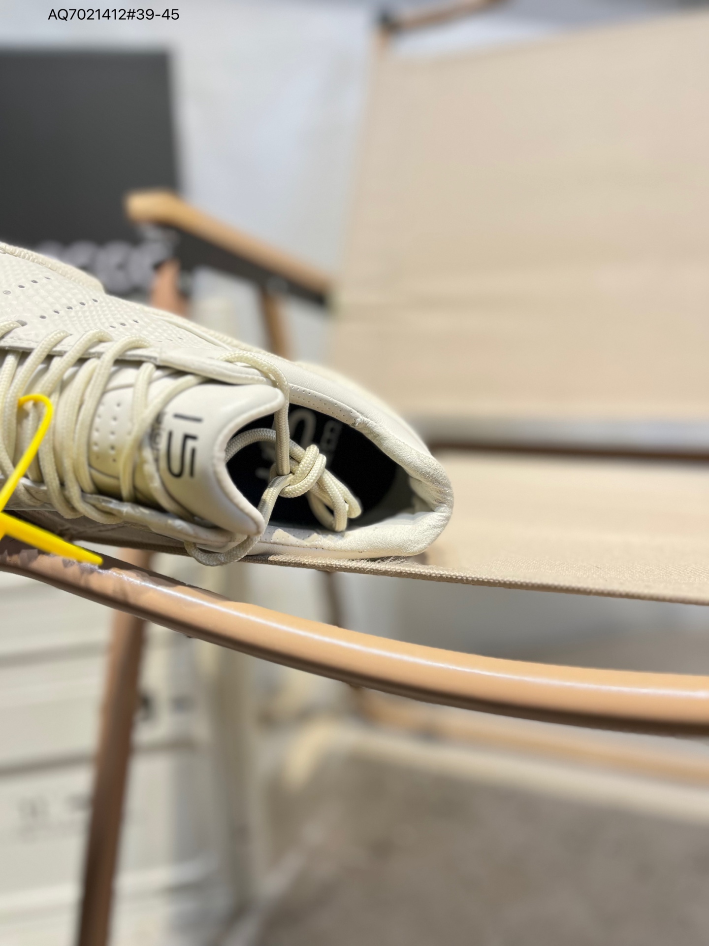 💰250
Ecco爱步 15周年 男鞋轻便透气舒适耐穿 亲肤吸汗舒适内里
防滑防磨 持久干爽 简约粗绳系带 穿脱更加方便 柔韧防滑大底 鞋底立体凹槽 
凹凸花纹加持 增强防滑减震性能  匠心工艺 经典百搭 制潮每一步 酷感拉满800334 AQ7021412#39-45