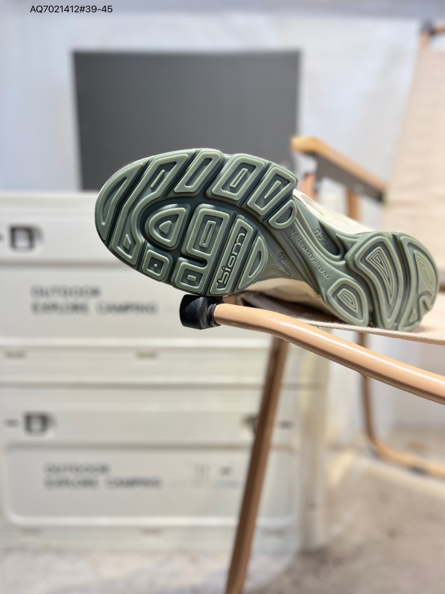 💰250
Ecco爱步 15周年 男鞋轻便透气舒适耐穿 亲肤吸汗舒适内里
防滑防磨 持久干爽 简约粗绳系带 穿脱更加方便 柔韧防滑大底 鞋底立体凹槽 
凹凸花纹加持 增强防滑减震性能  匠心工艺 经典百搭 制潮每一步 酷感拉满800334 AQ7021412#39-45