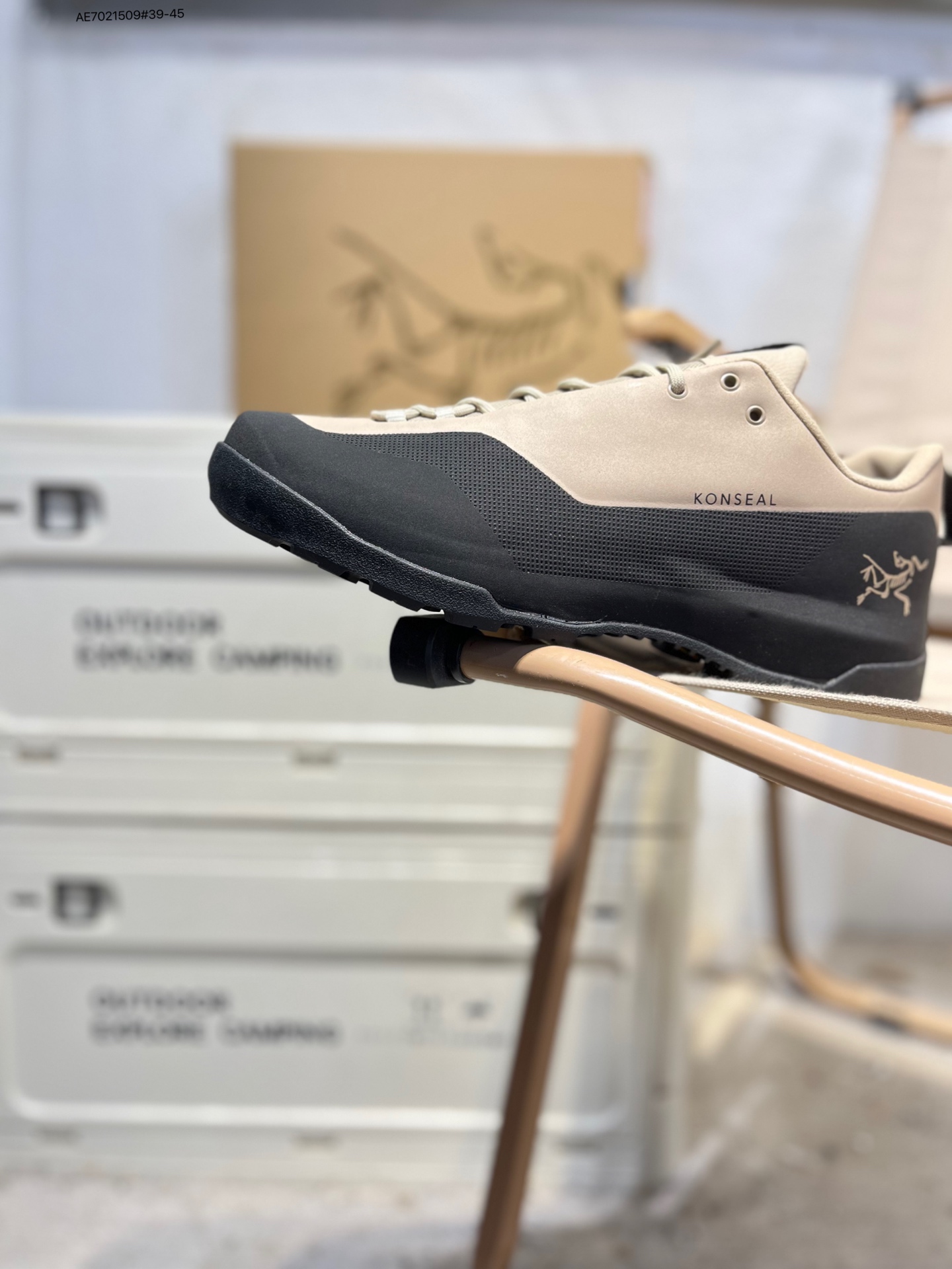 放店💰250
男鞋采用一体成型热熔鞋面材质,外置vibram黄金耐磨锯齿外底❗️加拿大户外服饰品牌/始祖鸟·Arc"teryx Konseal LT 未来之壳系列低帮轻量化透气越野徒步户外运动跑鞋L08192600 AE7021509#39-45