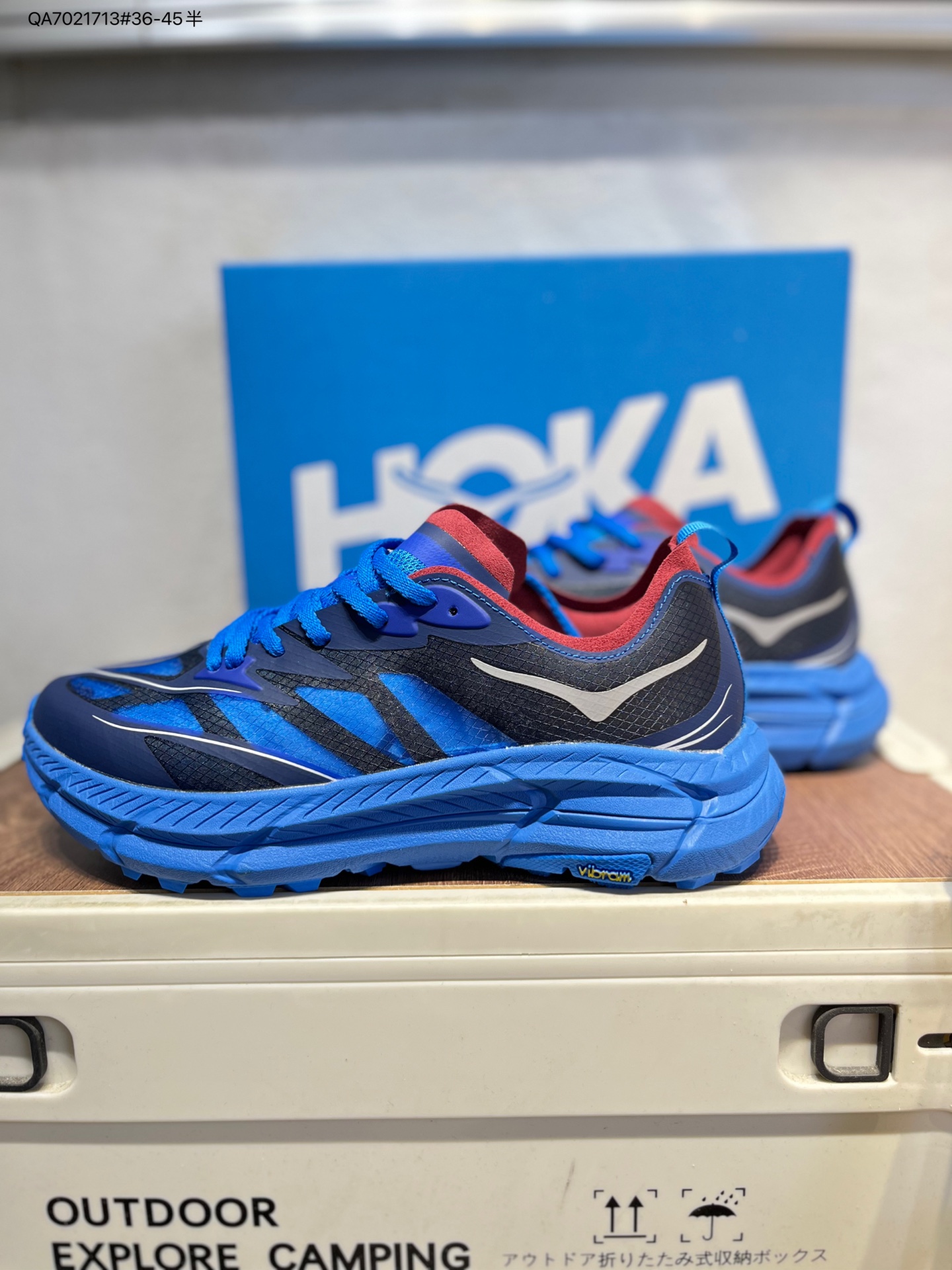放店💰110
HOKA ONE ONE 男女克利夫顿LS运动休闲鞋CliftonLS SatisfyRunning 德克斯户外用品旗下HOKA ONE ONE®品牌携手法国时尚专业运动品牌SATISFY®,为全球跑者奉上一场跑鞋盛宴。HOKA x SATISFY Clifton LS,不仅是一双专业性能的奔跑鞋,更是时尚与功能完美融合的典范。这双鞋具有独特的网眼设计、半透明热熔印花和反光模压鞋头等时尚元素,同时也具备耐磨橡胶外底等性能升级,是跑者们的理想选择。此次合作是HOKA和SATISFY品牌合鸣的重要一步,将突破专业运动和时尚生活的界限,引领跑步文化的发展。
货号:1168971 QA7021713#36-45半
