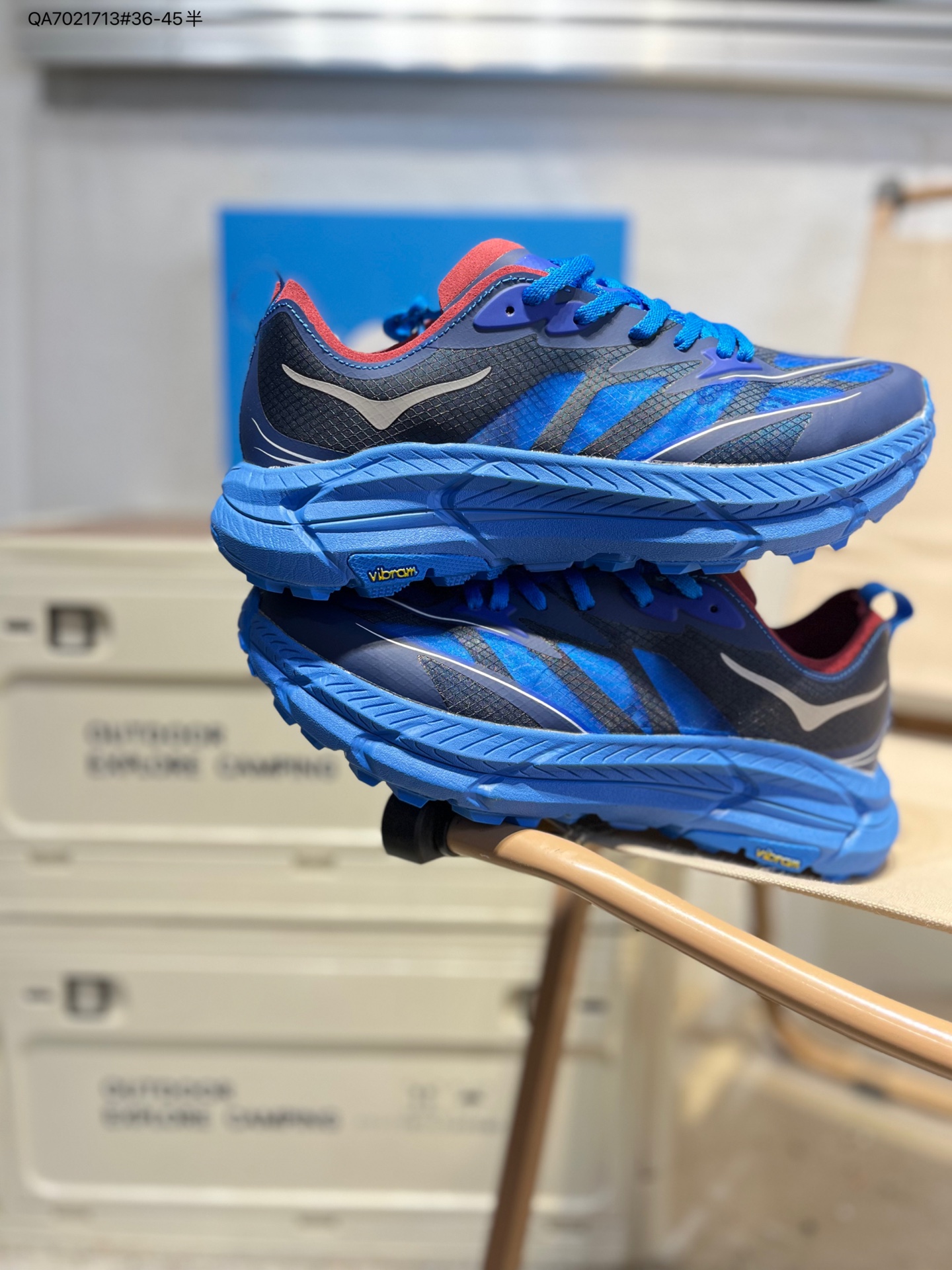放店💰110
HOKA ONE ONE 男女克利夫顿LS运动休闲鞋CliftonLS SatisfyRunning 德克斯户外用品旗下HOKA ONE ONE®品牌携手法国时尚专业运动品牌SATISFY®,为全球跑者奉上一场跑鞋盛宴。HOKA x SATISFY Clifton LS,不仅是一双专业性能的奔跑鞋,更是时尚与功能完美融合的典范。这双鞋具有独特的网眼设计、半透明热熔印花和反光模压鞋头等时尚元素,同时也具备耐磨橡胶外底等性能升级,是跑者们的理想选择。此次合作是HOKA和SATISFY品牌合鸣的重要一步,将突破专业运动和时尚生活的界限,引领跑步文化的发展。
货号:1168971 QA7021713#36-45半
