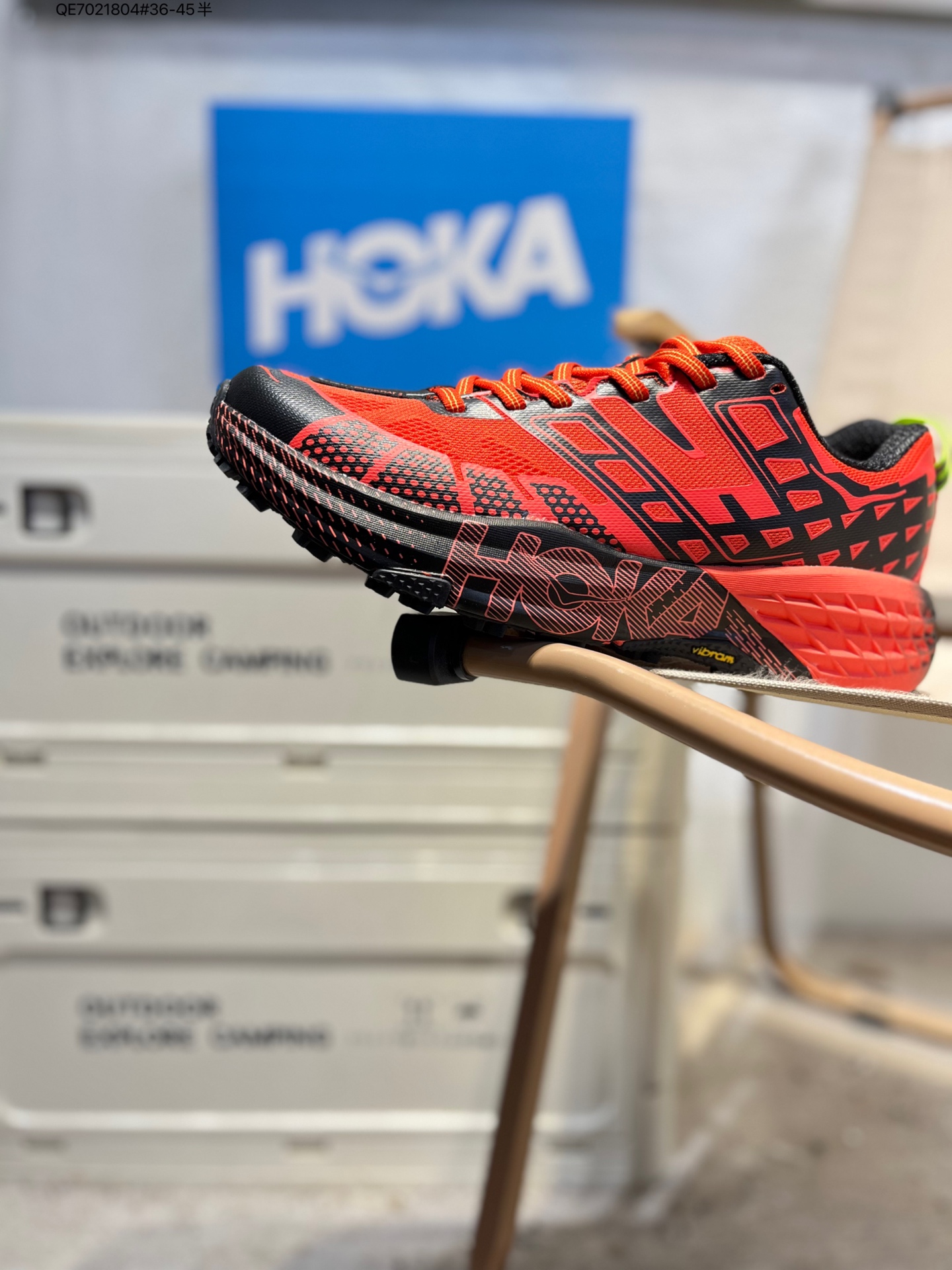 HOKA ONE ONE Mafate Speed 2 低帮专业越野跑步鞋 实拍首发 相较于前几代Mafate包裹感更好 跟Speedgoat(快速羚羊)系列比起来更加舒适 鞋底防滑性能在下坡的石板台阶和原始路面都有很好的表现 HOKA血统属性厚底设计 在快速下坡时起到缓震保护作用 减少重力给予脚踝、膝部、髋关节等处带来的冲击力1162710 QE7021804#36-45半