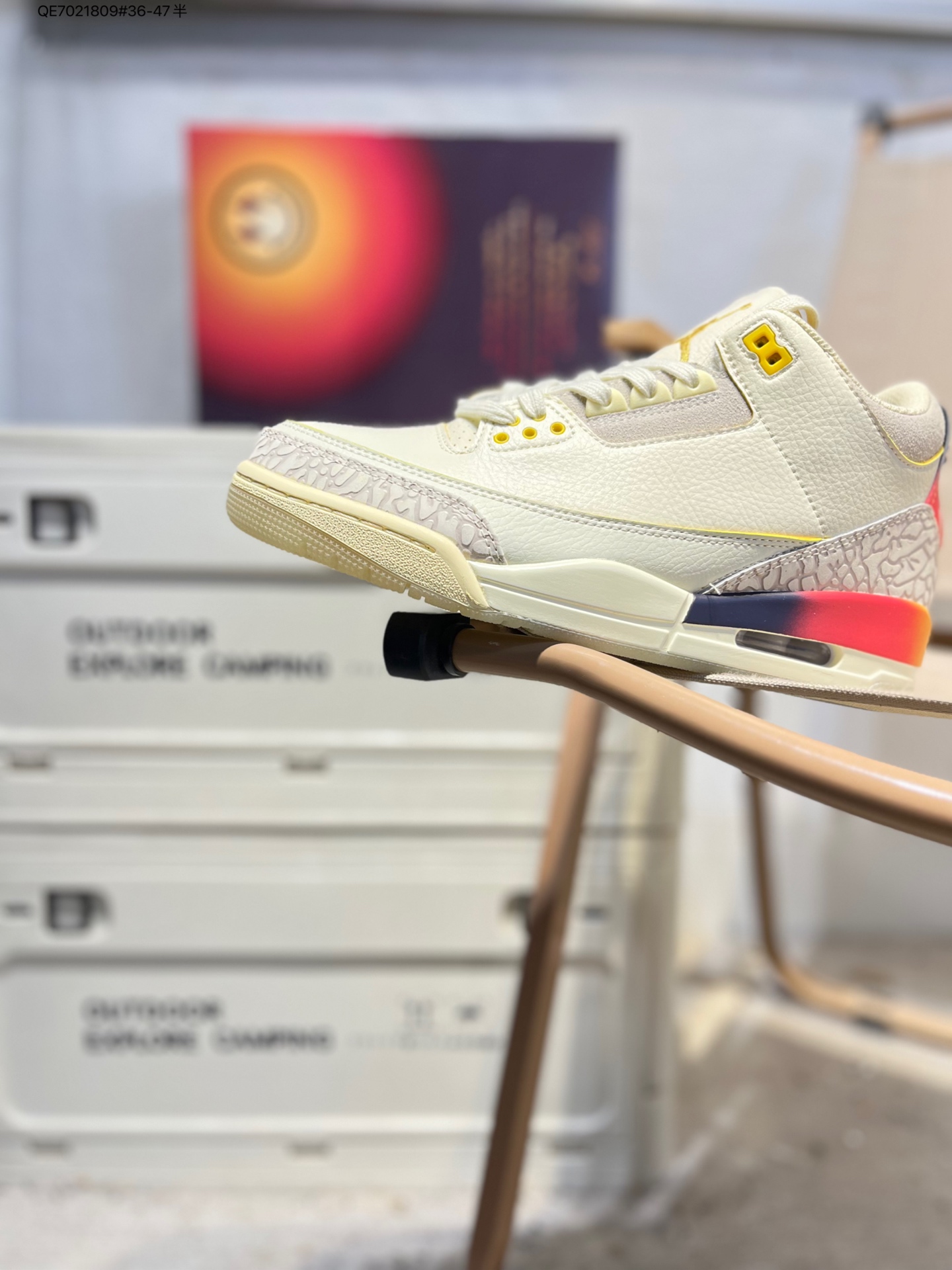 放店💰160
🈴️Air Jordan AJ3 Retro 确保原汁原味 完美呈现三代版型 一比一鞋头弧度高度鞋身弧度 此版本只针对中端市场 皮料材质有所更替 其他数据细节工艺流程均保持一致 绝不口嗨 细节品控鞋型随意对比原纸板楦头开发 完美鞋型匹配公司货 正确TPU鞋舌锁扣 最新原厂底模 大底卡色咬花完美 鞋柜必备鞋款 CK9246 QE7021809#36-47半