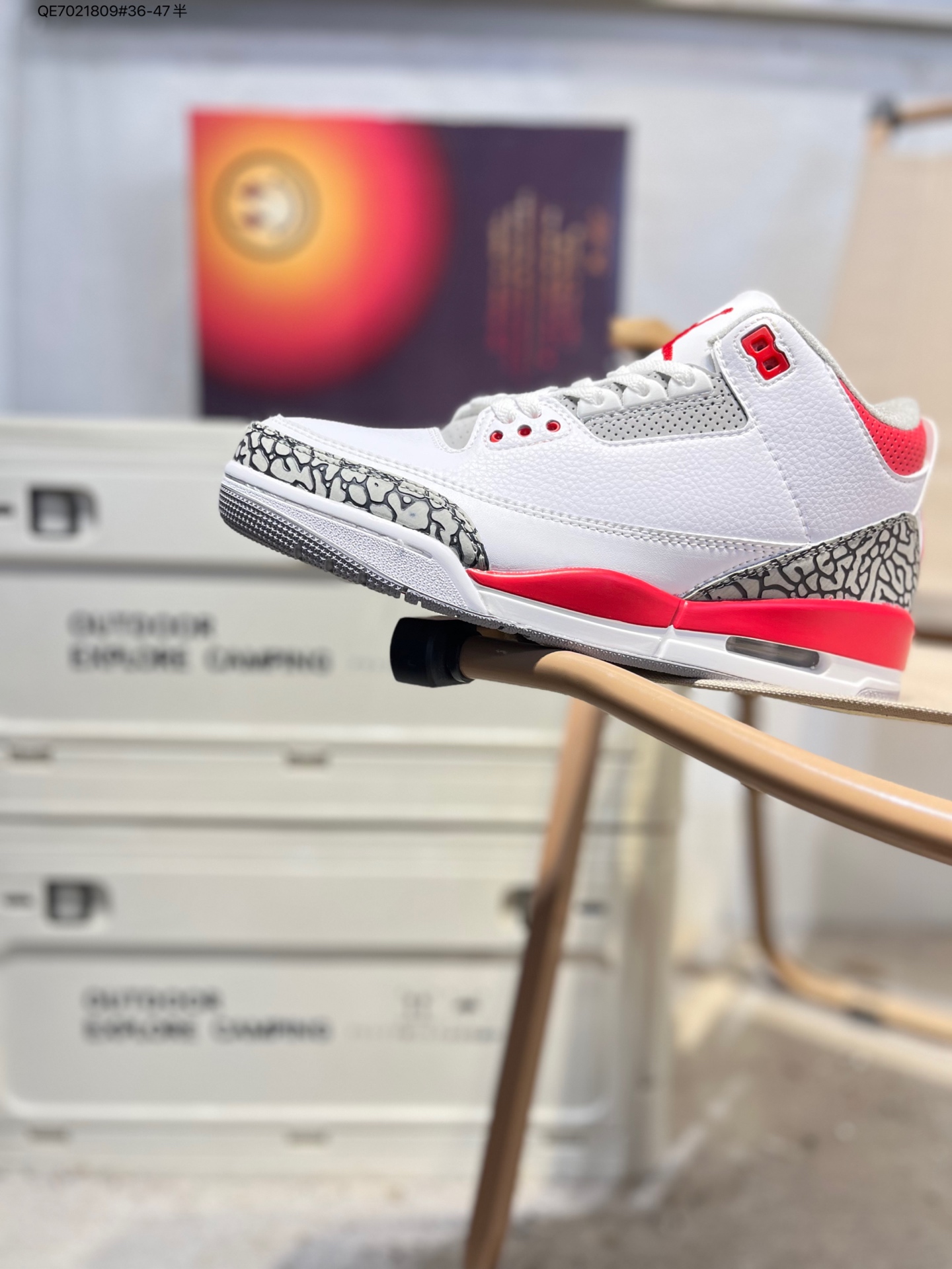 放店💰160
Air Jordan AJ3 Retro 确保原汁原味 完美呈现三代版型 一比一鞋头弧度高度鞋身弧度 此版本只针对中端市场 皮料材质有所更替 其他数据细节工艺流程均保持一致 绝不口嗨 细节品控鞋型随意对比原纸板楦头开发 完美鞋型匹配公司货 正确TPU鞋舌锁扣 最新原厂底模 大底卡色咬花完美 鞋柜必备鞋款 CK9246 QE7021809#36-47半