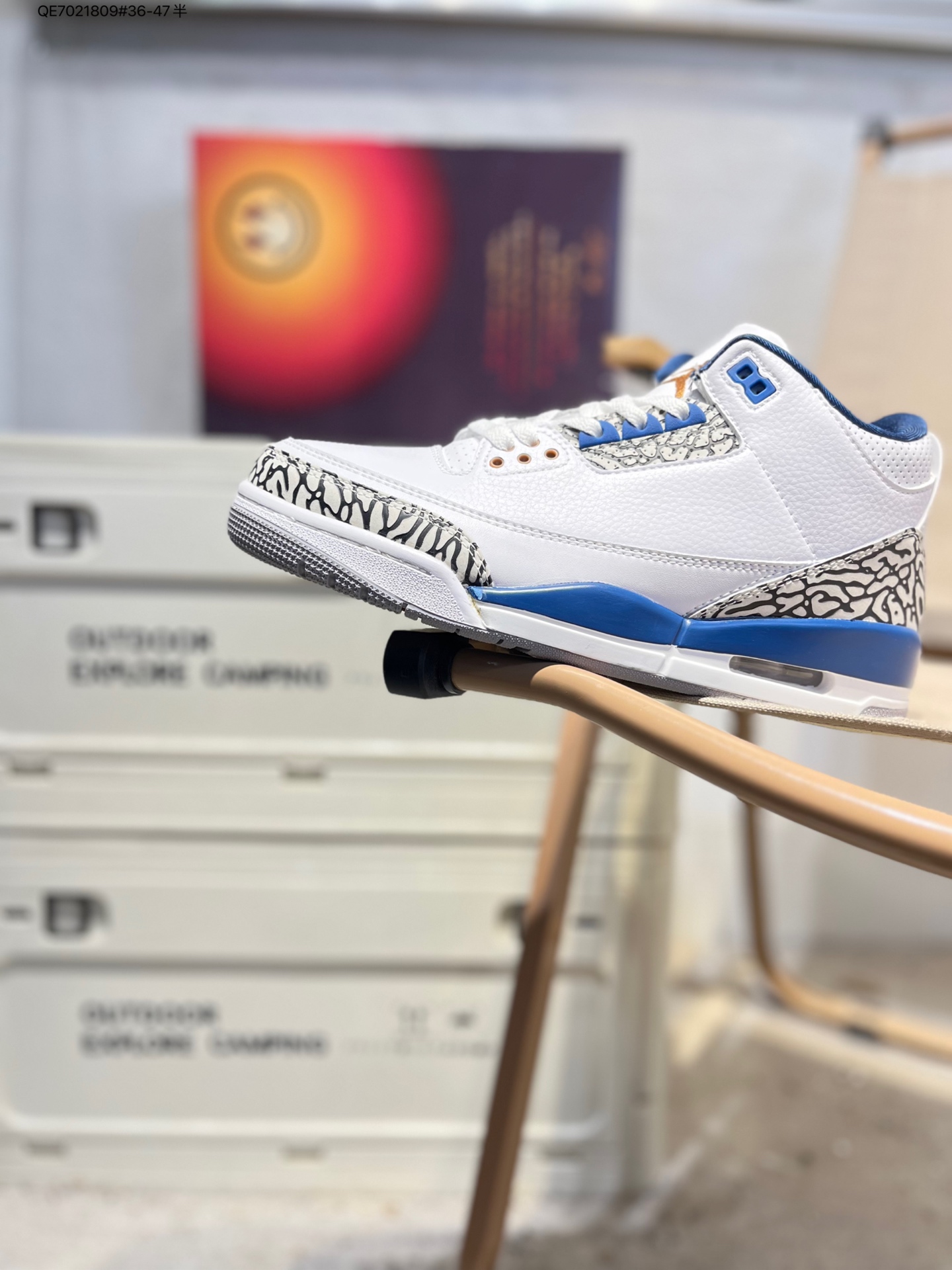 放店💰160
Air Jordan AJ3 Retro 确保原汁原味 完美呈现三代版型 一比一鞋头弧度高度鞋身弧度 此版本只针对中端市场 皮料材质有所更替 其他数据细节工艺流程均保持一致 绝不口嗨 细节品控鞋型随意对比原纸板楦头开发 完美鞋型匹配公司货 正确TPU鞋舌锁扣 最新原厂底模 大底卡色咬花完美 鞋柜必备鞋款 CK9246 QE7021809#36-47半