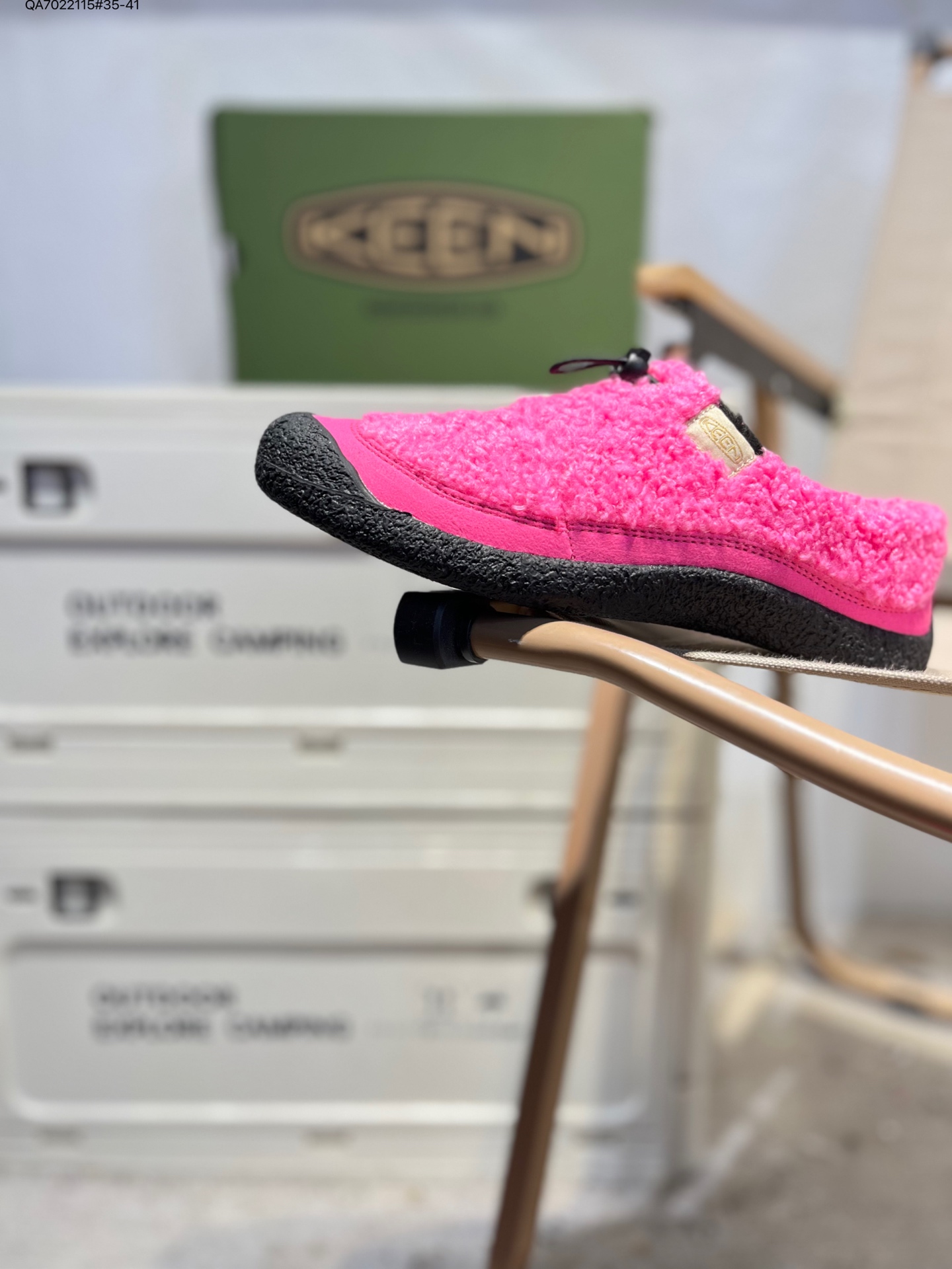 放店💰110
KEEN科恩 Howser 3 Slide 保暖舒适 户外日常 厚底一脚蹬 防滑耐磨 低帮休闲鞋
鞋面采用再生织物 原创版型 标志性的设计
弹力鞋带锁定系统 方便穿脱 无痕橡胶外底
舒适的一脚蹬设计 由原来的家居混合鞋再次更新 前掌宽敞的空间 让脚趾伸展造型简约外形时尚 方便穿脱可户内户外任意穿梭1022258 QA7022115#35-41