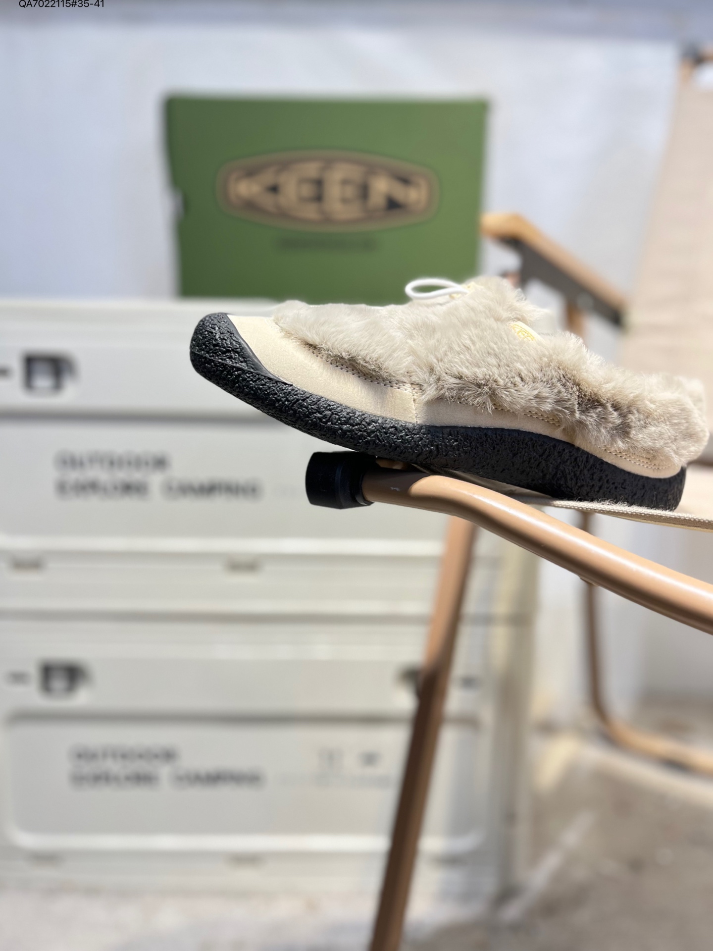 放店💰110
KEEN科恩 Howser 3 Slide 保暖舒适 户外日常 厚底一脚蹬 防滑耐磨 低帮休闲鞋
鞋面采用再生织物 原创版型 标志性的设计
弹力鞋带锁定系统 方便穿脱 无痕橡胶外底
舒适的一脚蹬设计 由原来的家居混合鞋再次更新 前掌宽敞的空间 让脚趾伸展造型简约外形时尚 方便穿脱可户内户外任意穿梭1022258 QA7022115#35-41